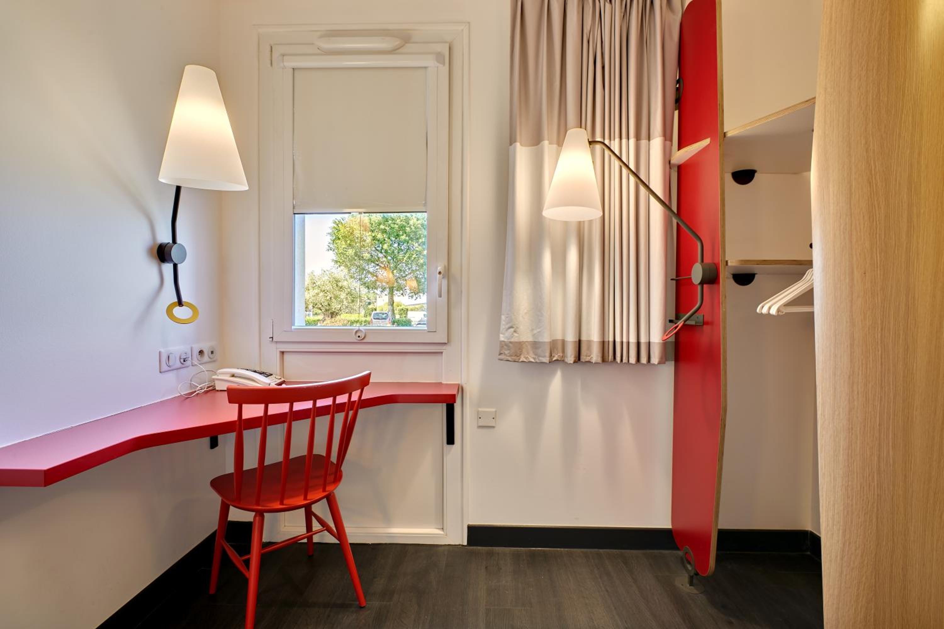 Standard  Room with 1 Double bed and 1 Sofa Bed - Photo 5
