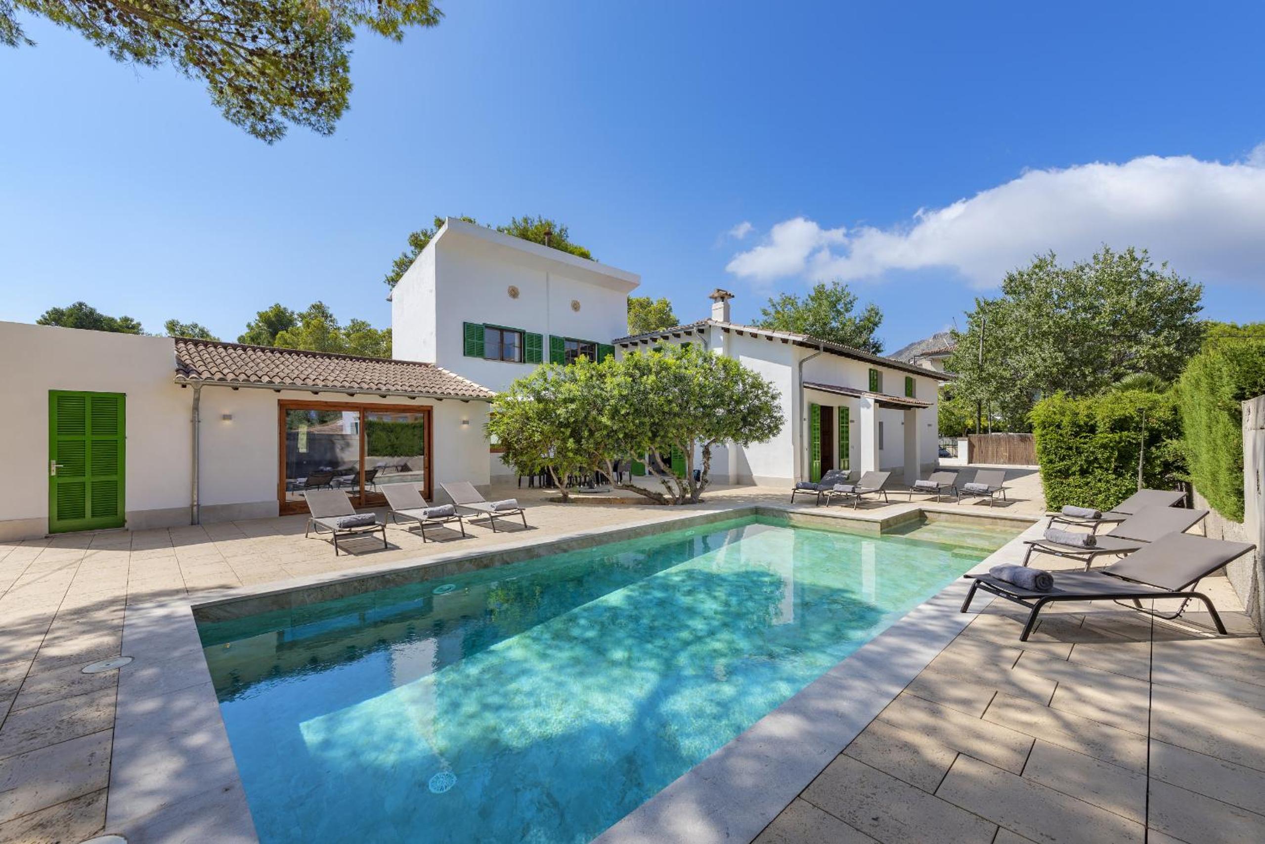 Villa with Private Pool photo 2
