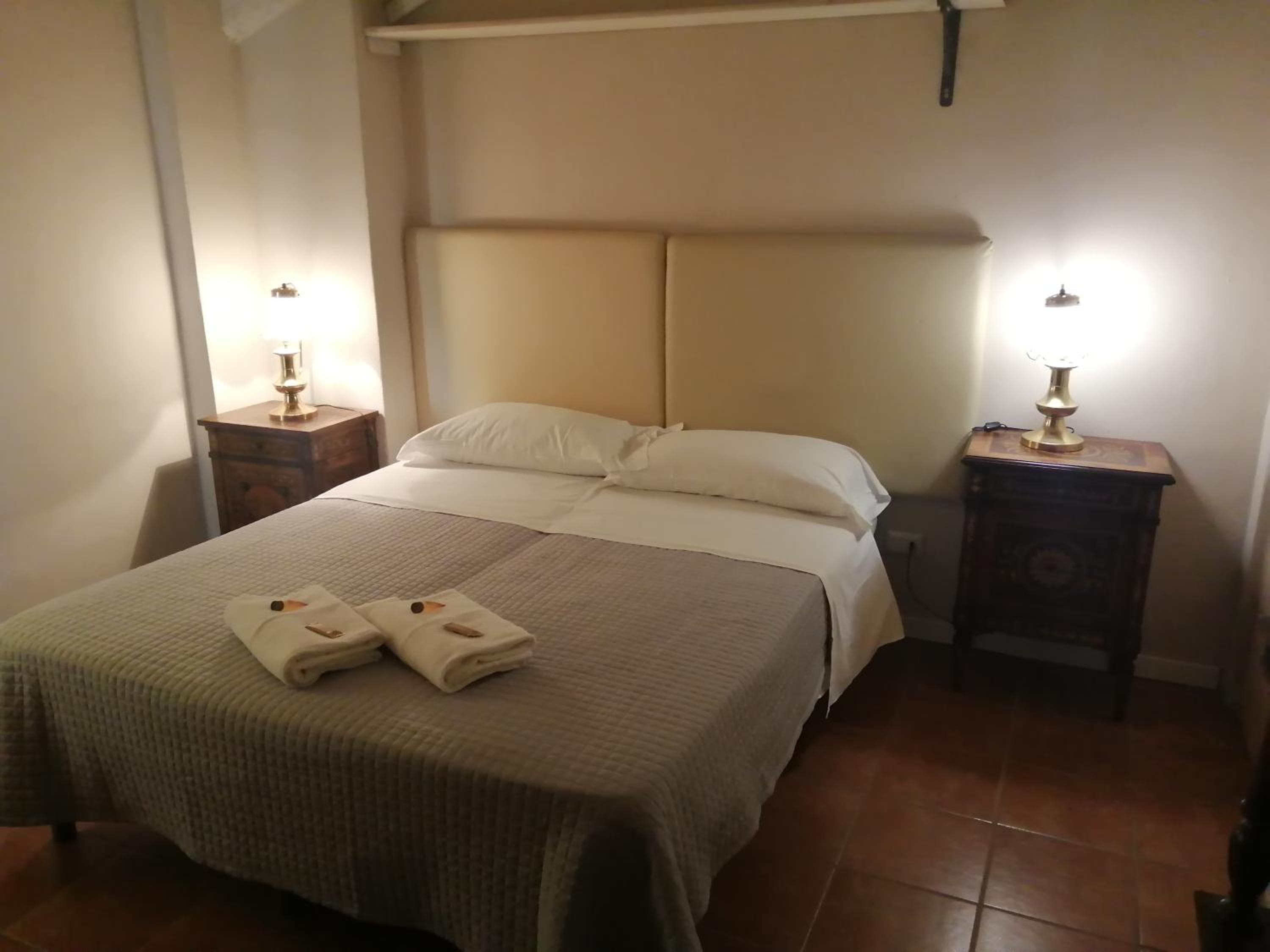 Deluxe Room (2 Adults + 1 Child)