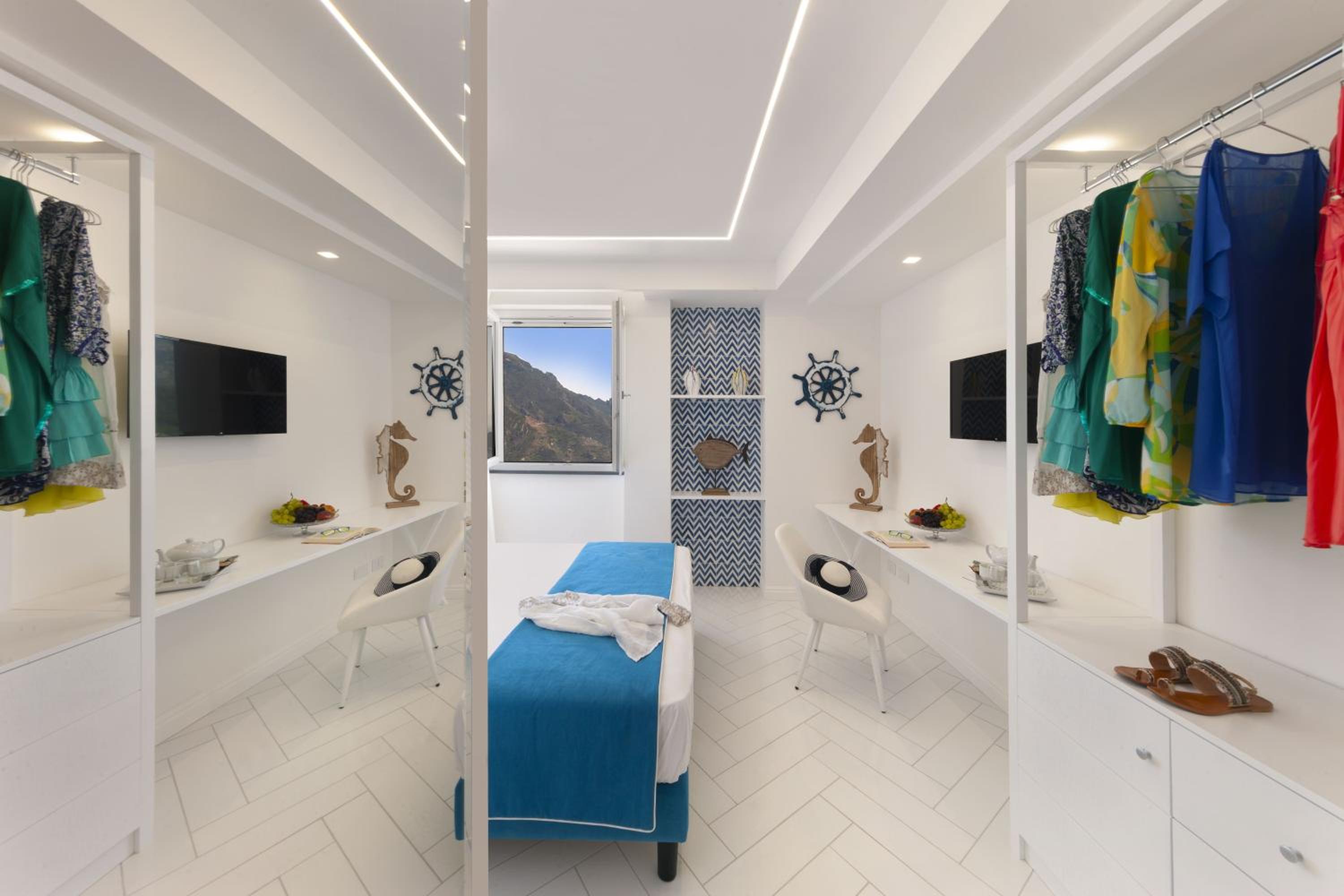 Double Room with Sea View - Photo 7