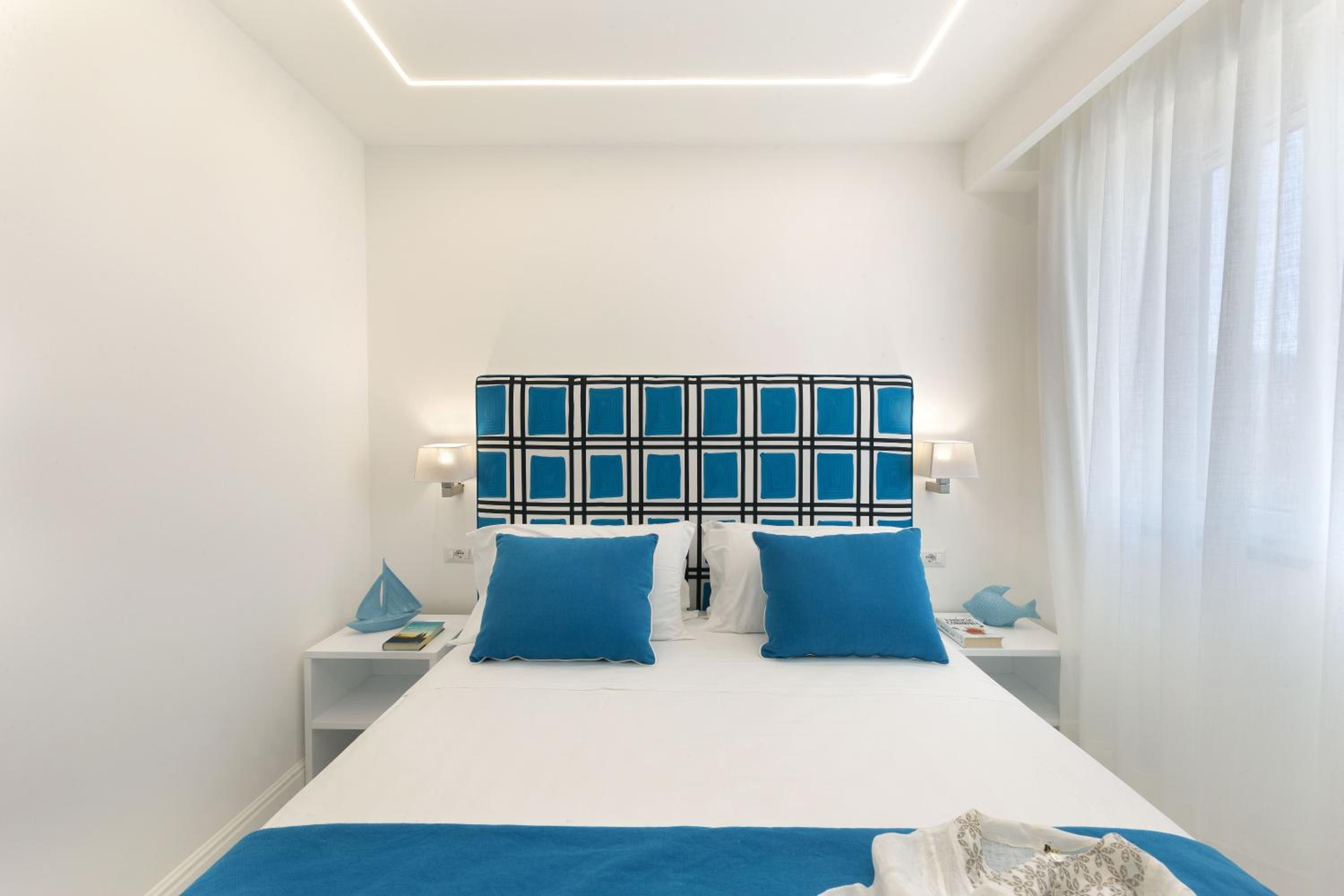 Double Room with Sea View - Photo 3