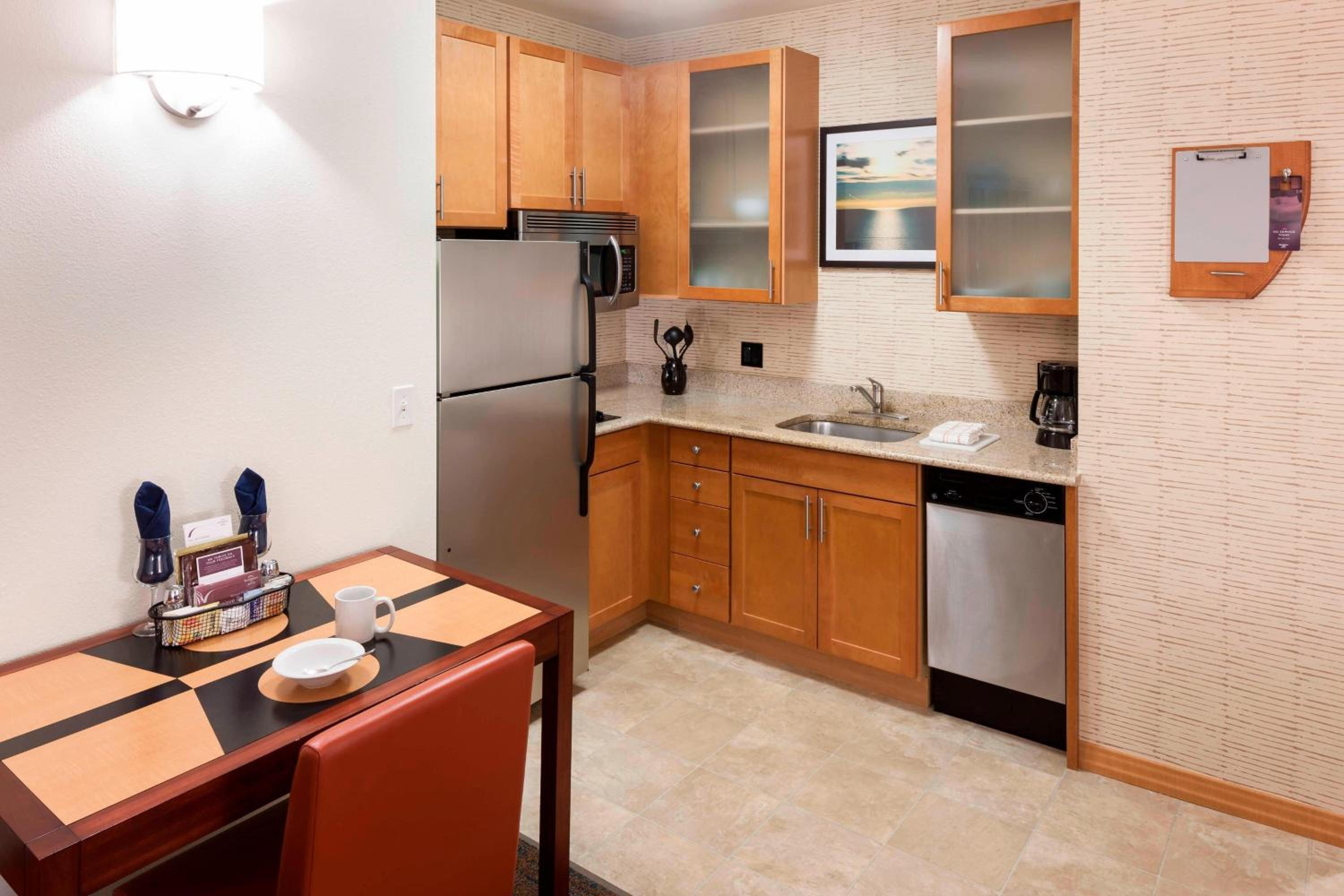 One-Bedroom King Suite photo 2