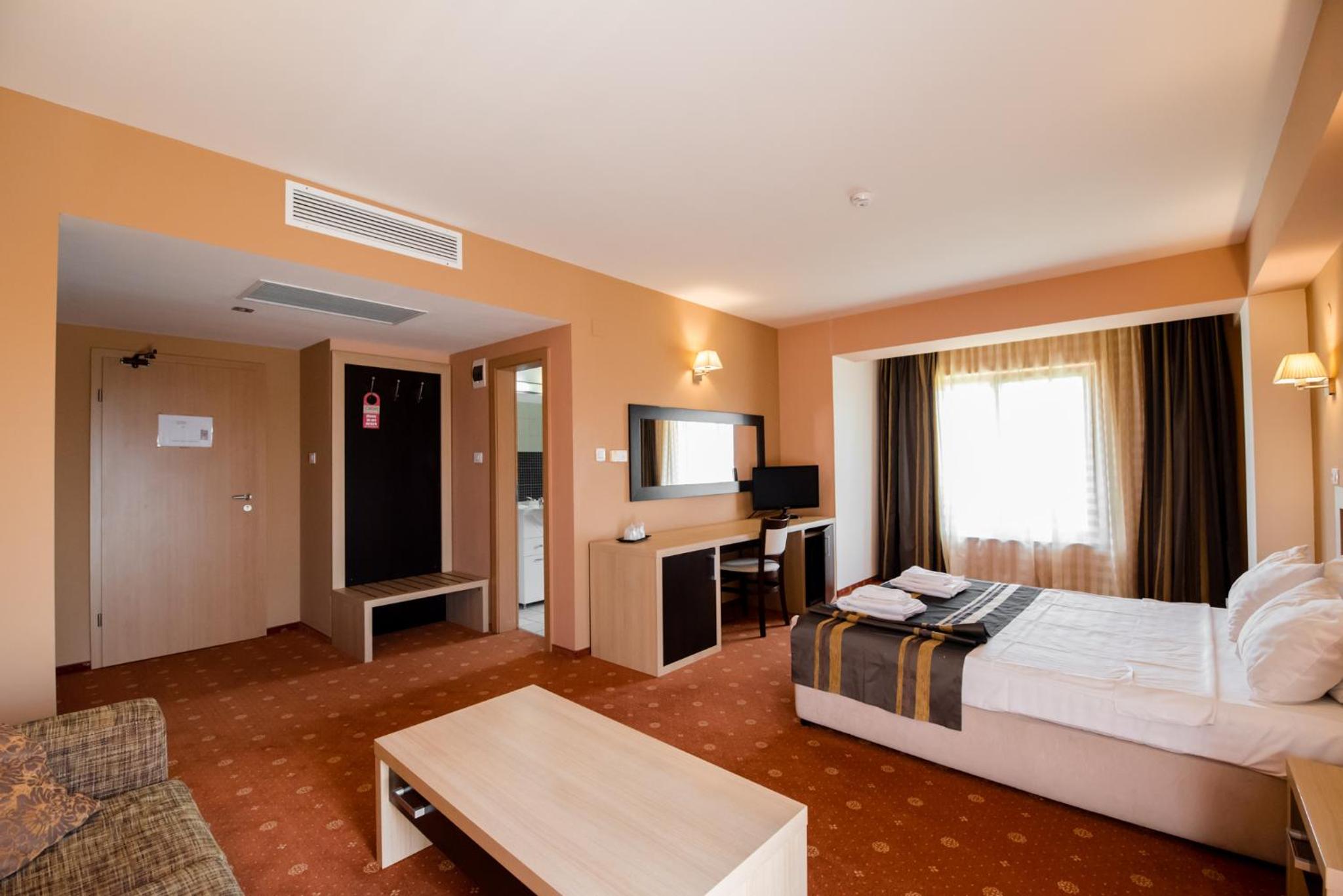 Junior Suite with Balcony photo 1