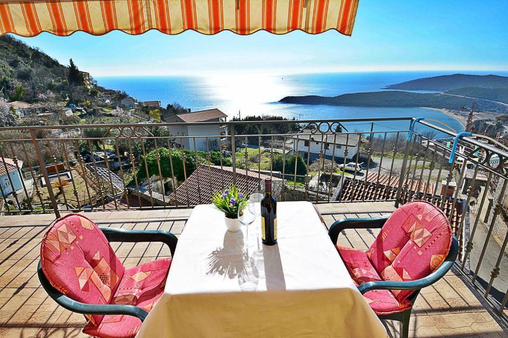 Studio Apartment with Sea View photo 3