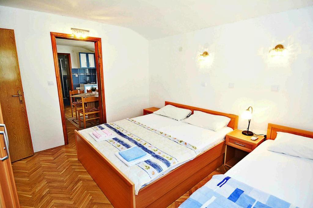 One-Bedroom Apartment photo 3