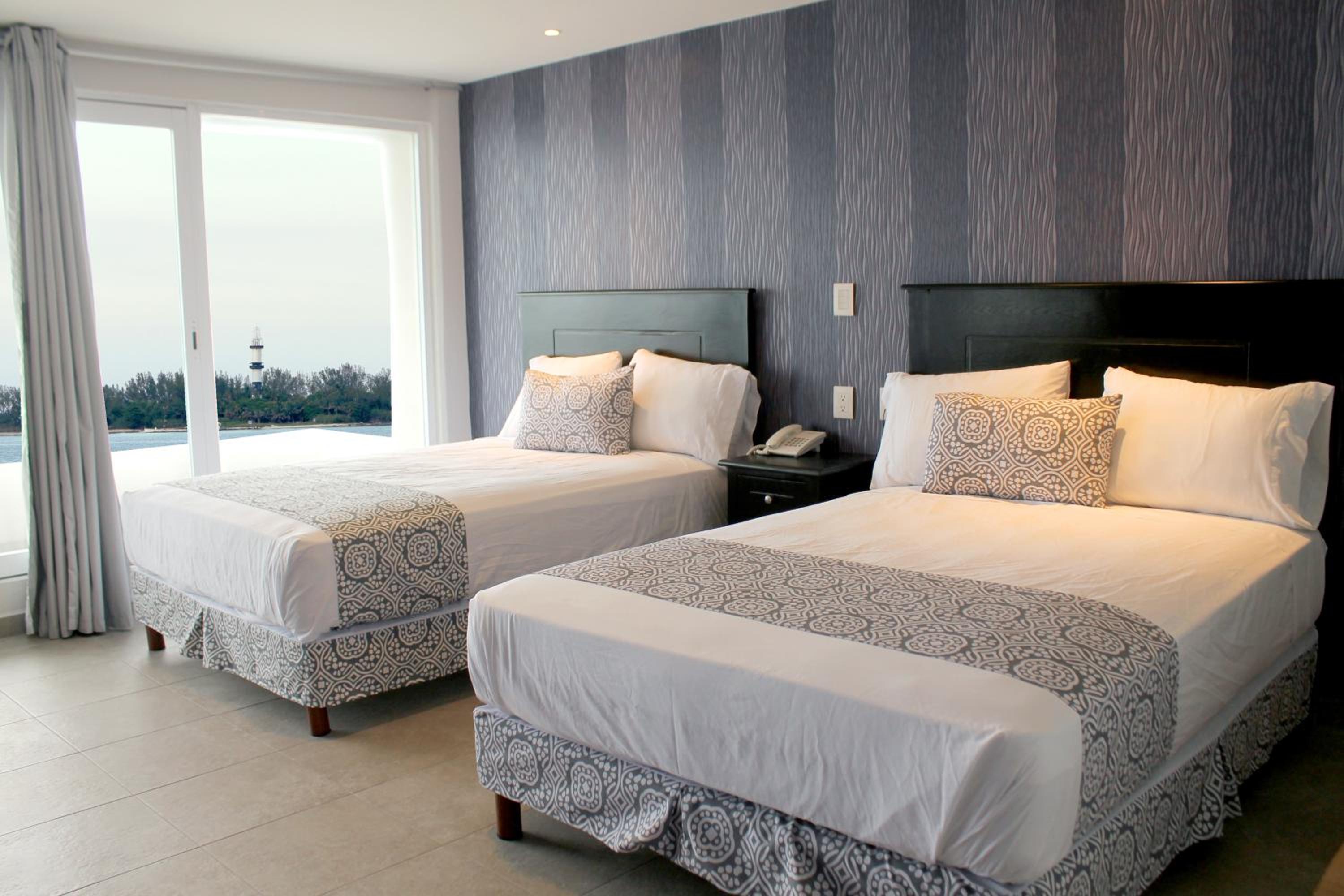 Twin Room with Sea View - Photo 1