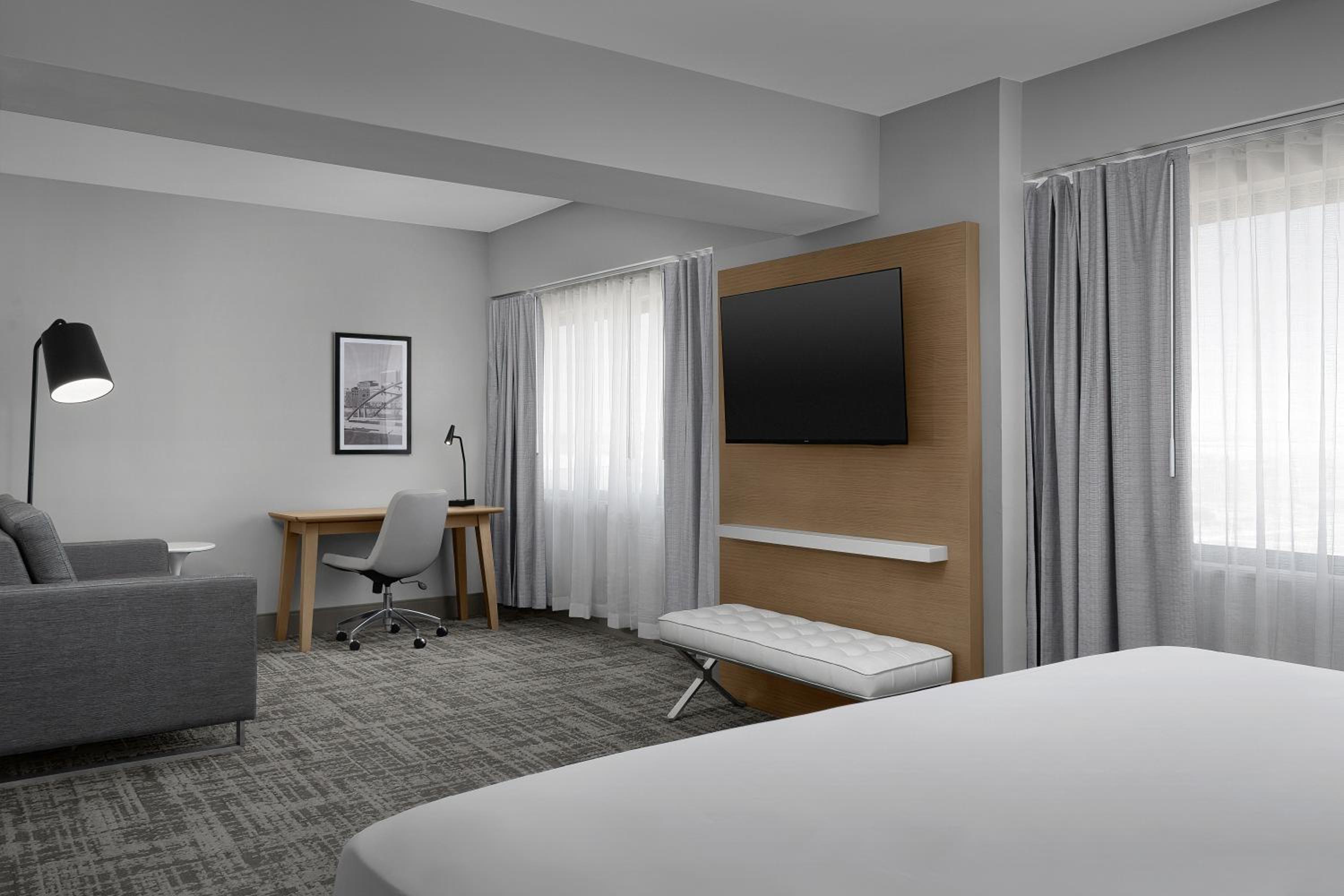 King Suite - Accessible/Non-Smoking