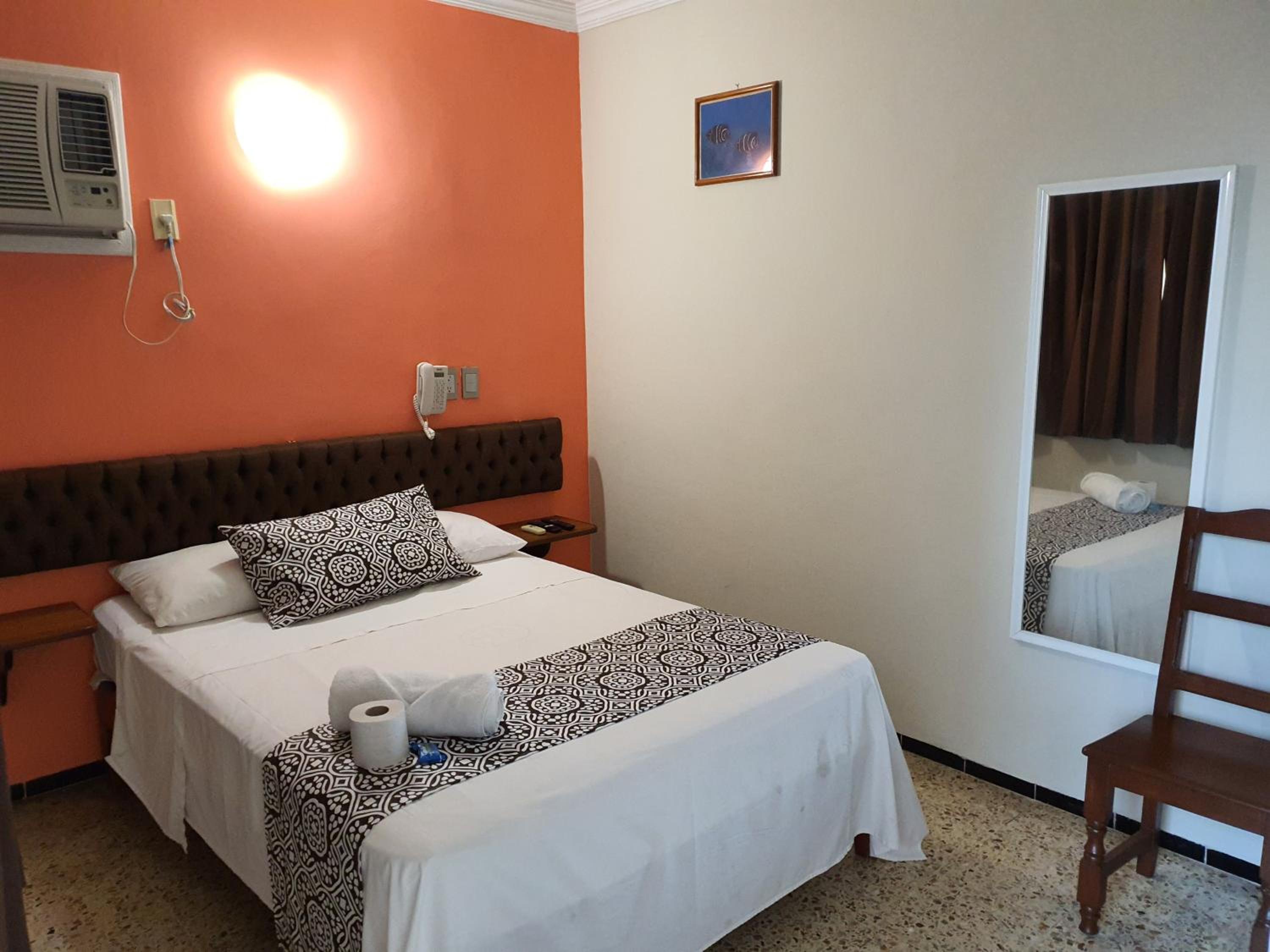 Double Room - Photo 8