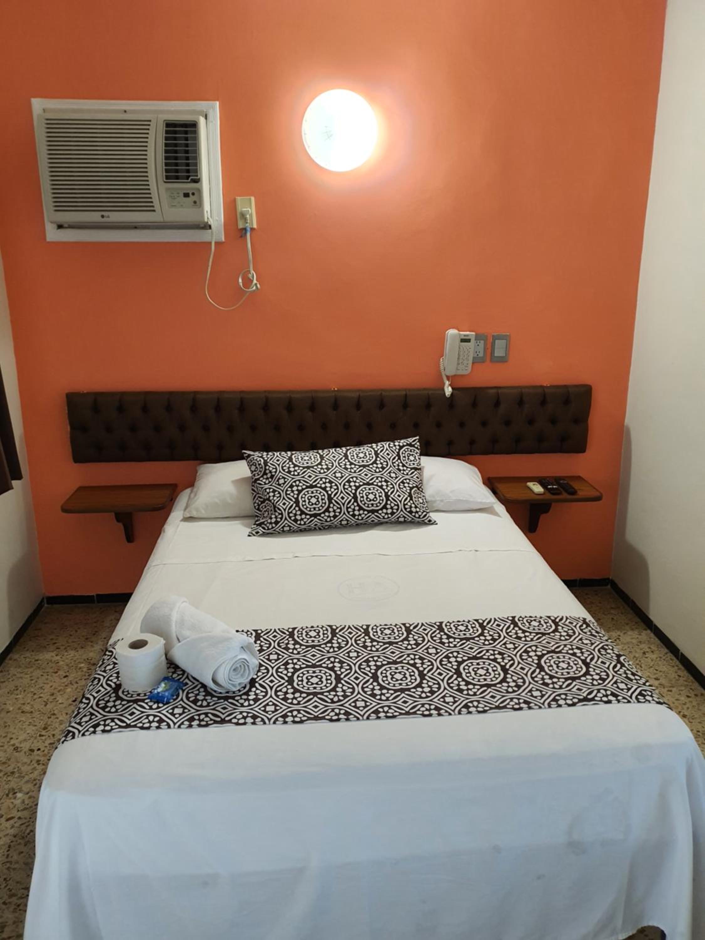 Double Room - Photo 7