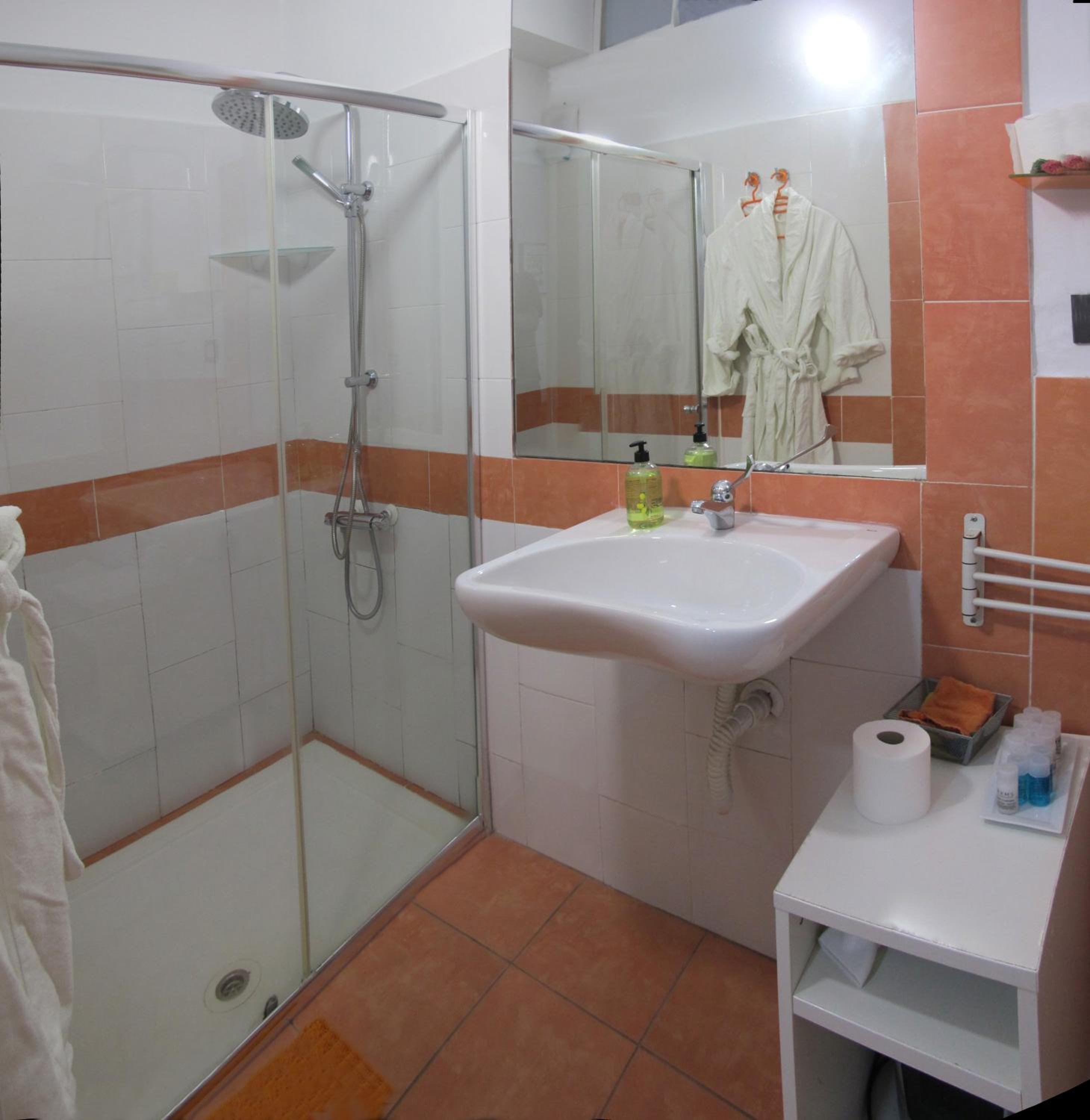 Double Room - Photo 2