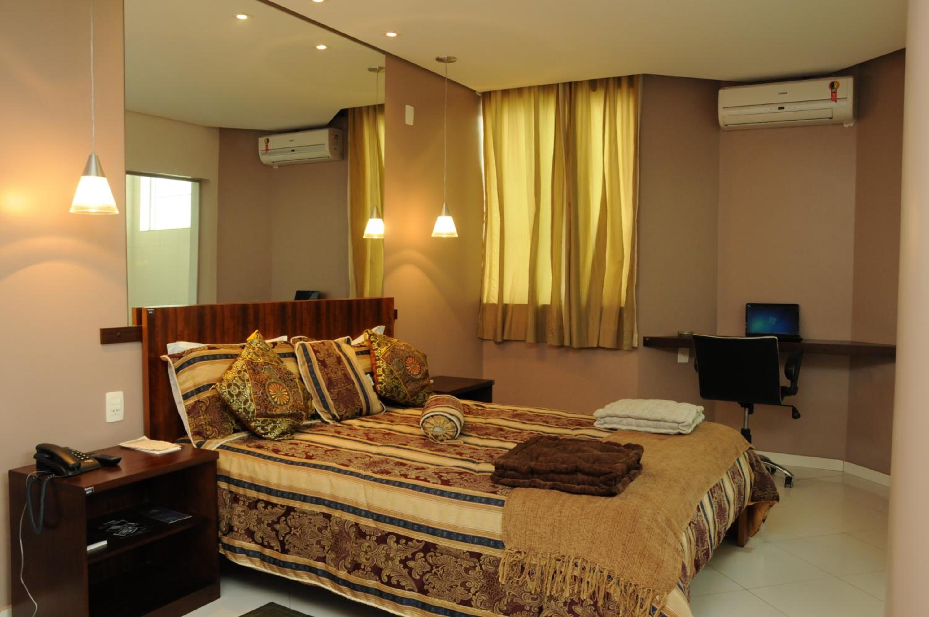 Suite with Spa Bath photo 1
