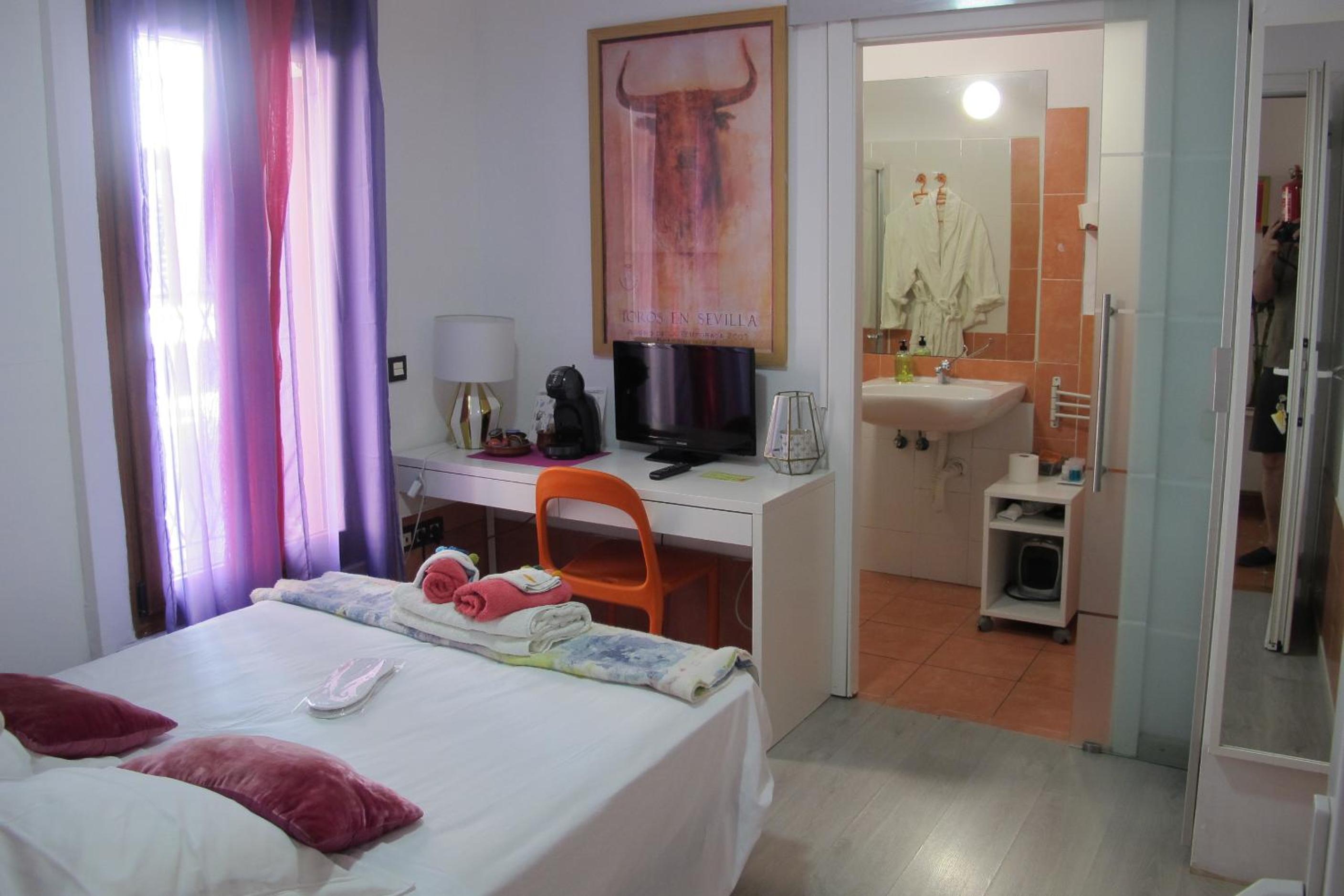 Double Room - Photo 4