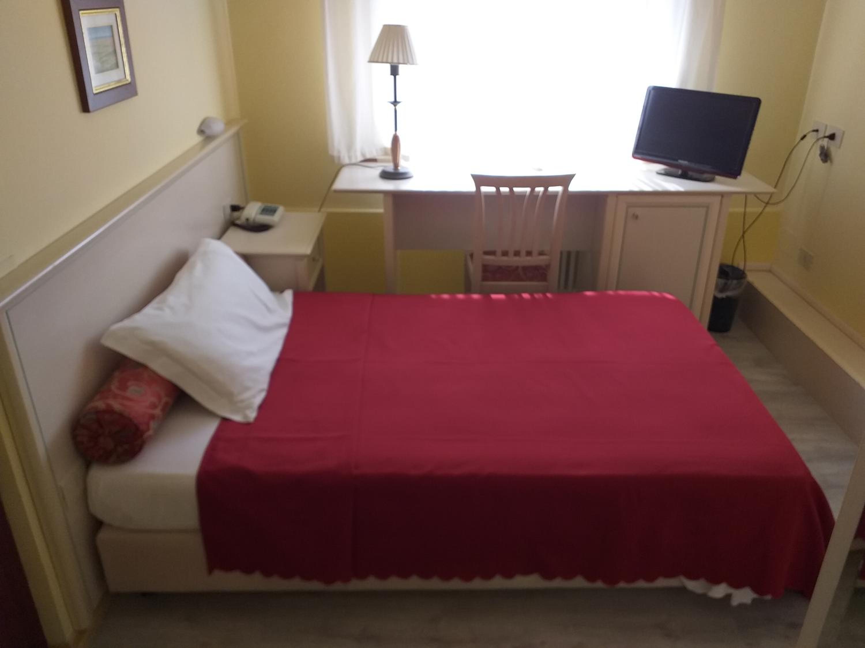 Single Room photo 3