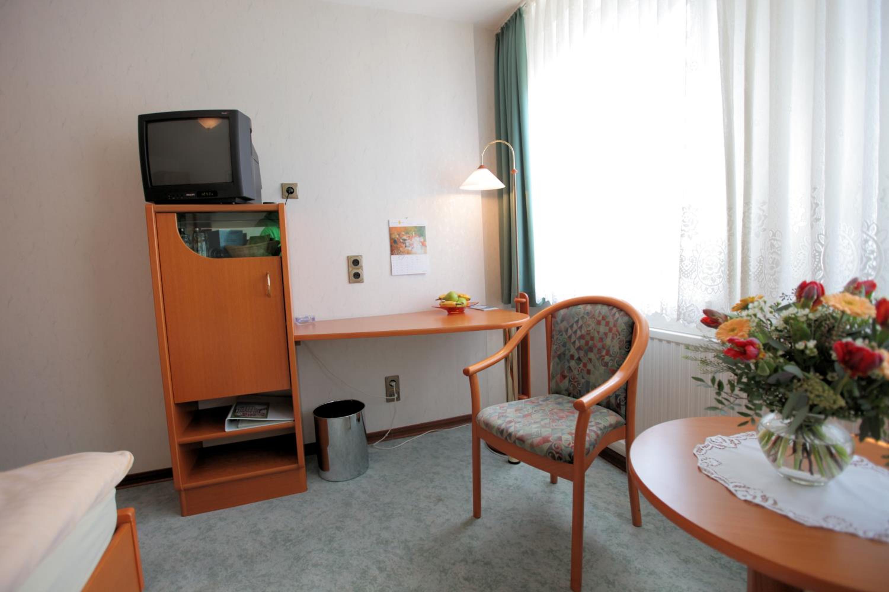 Double Room (1 Adult) - Photo 3