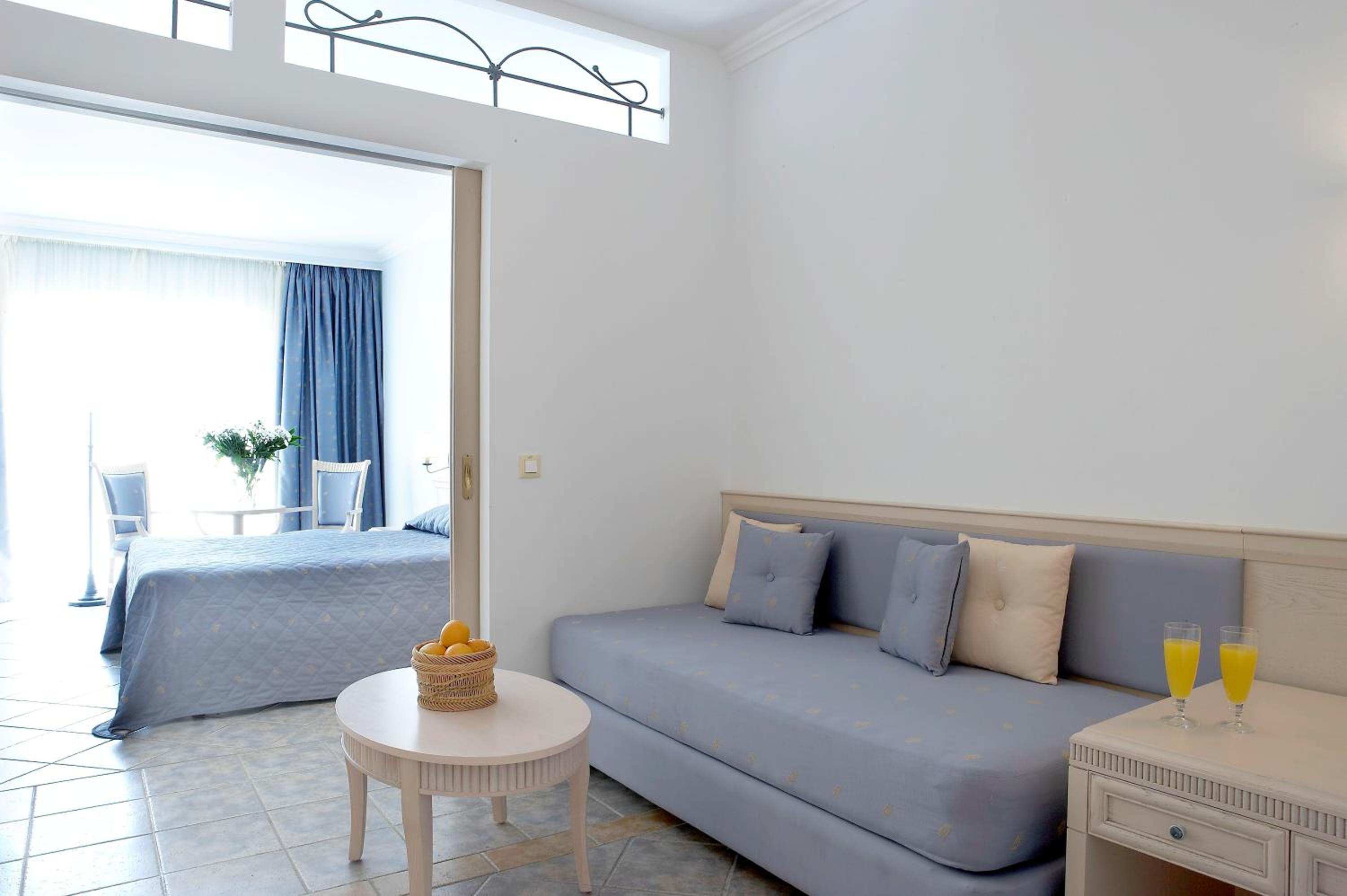 Family Room With Balcony photo 1
