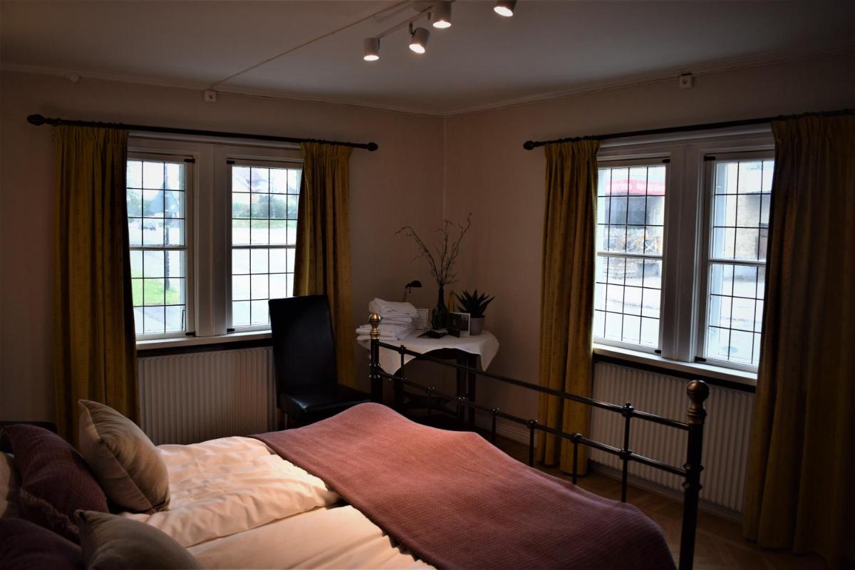 Standard Double Room with Shared Bathroom photo 2