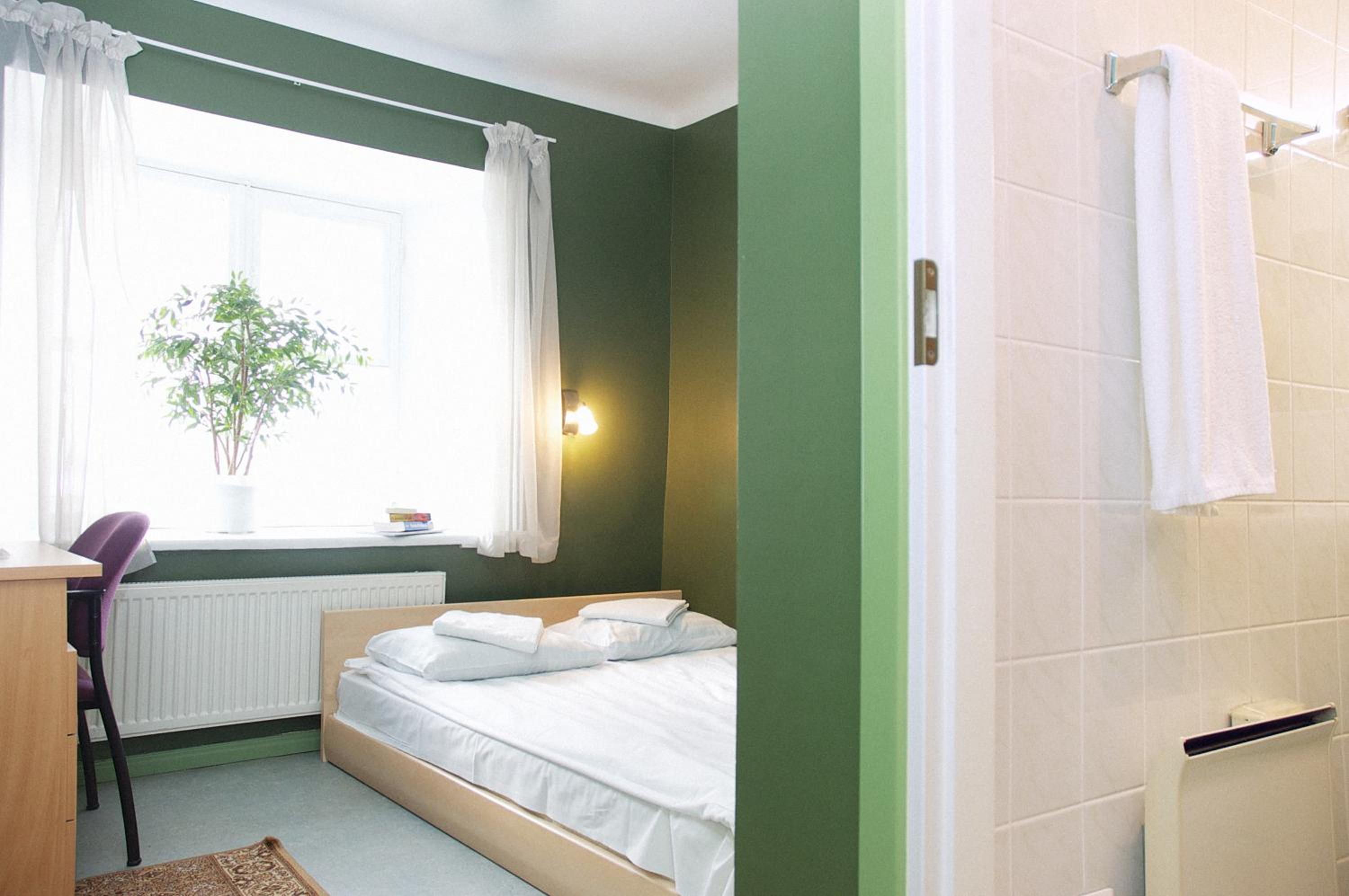 Double Room with Private Bathroom - Photo 3