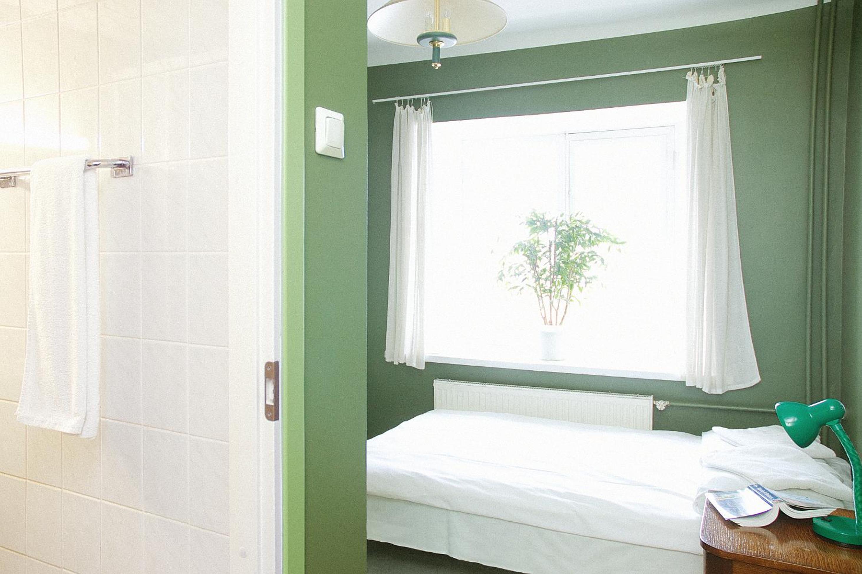 Double Room with Private Bathroom - Photo 2