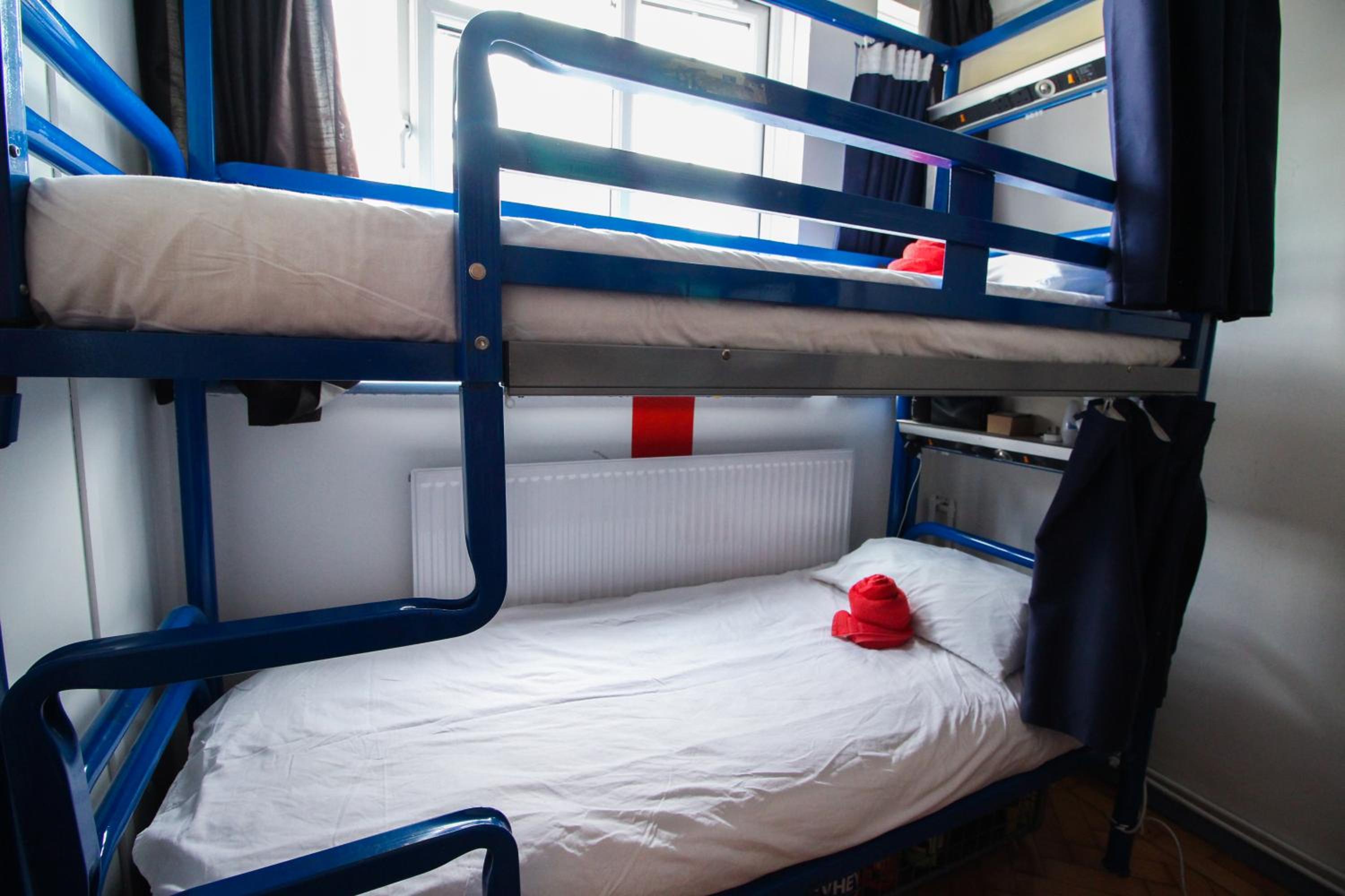 Bed in 4-Bed Mixed Dormitory Room photo 3