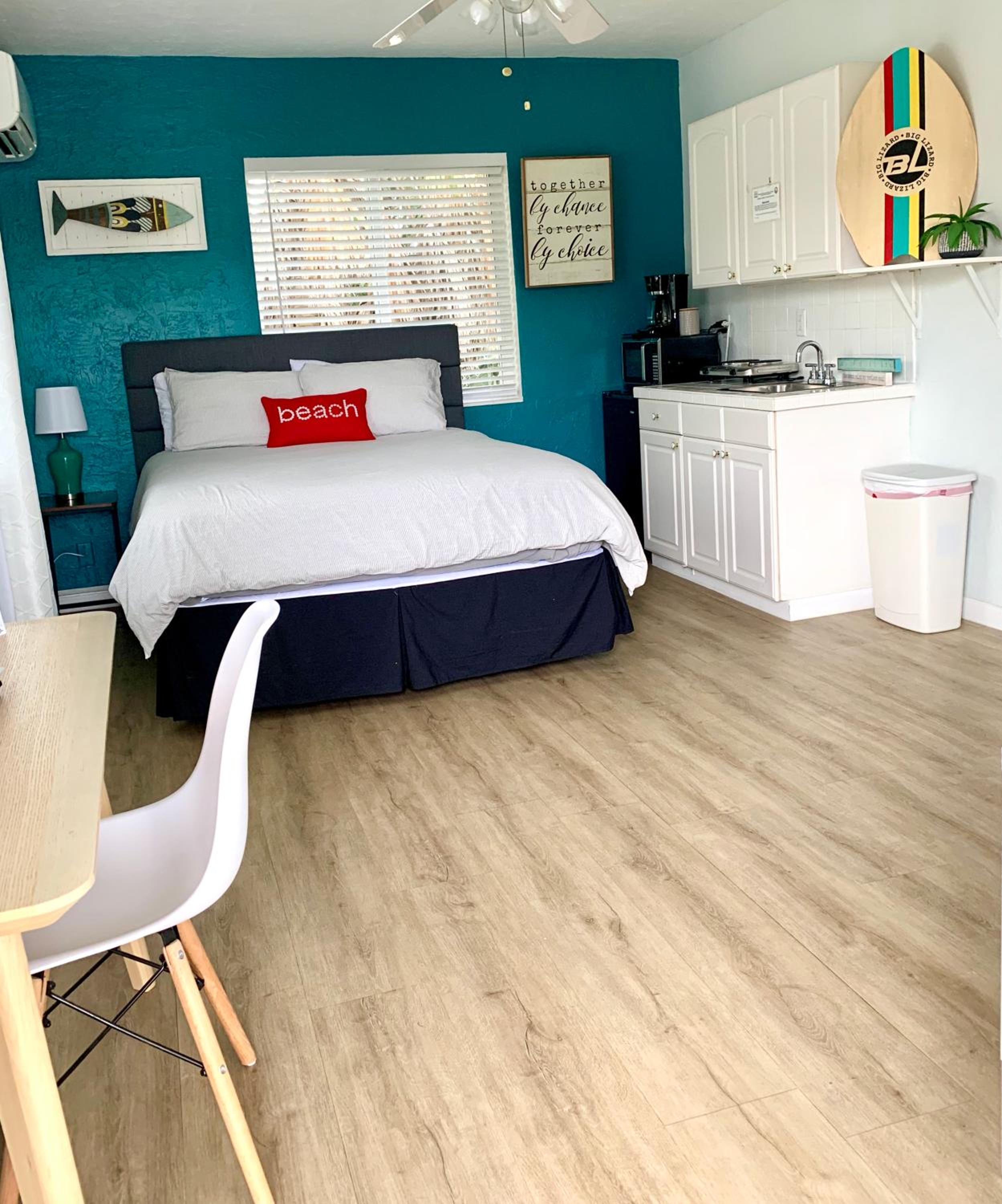 Standard Queen Room