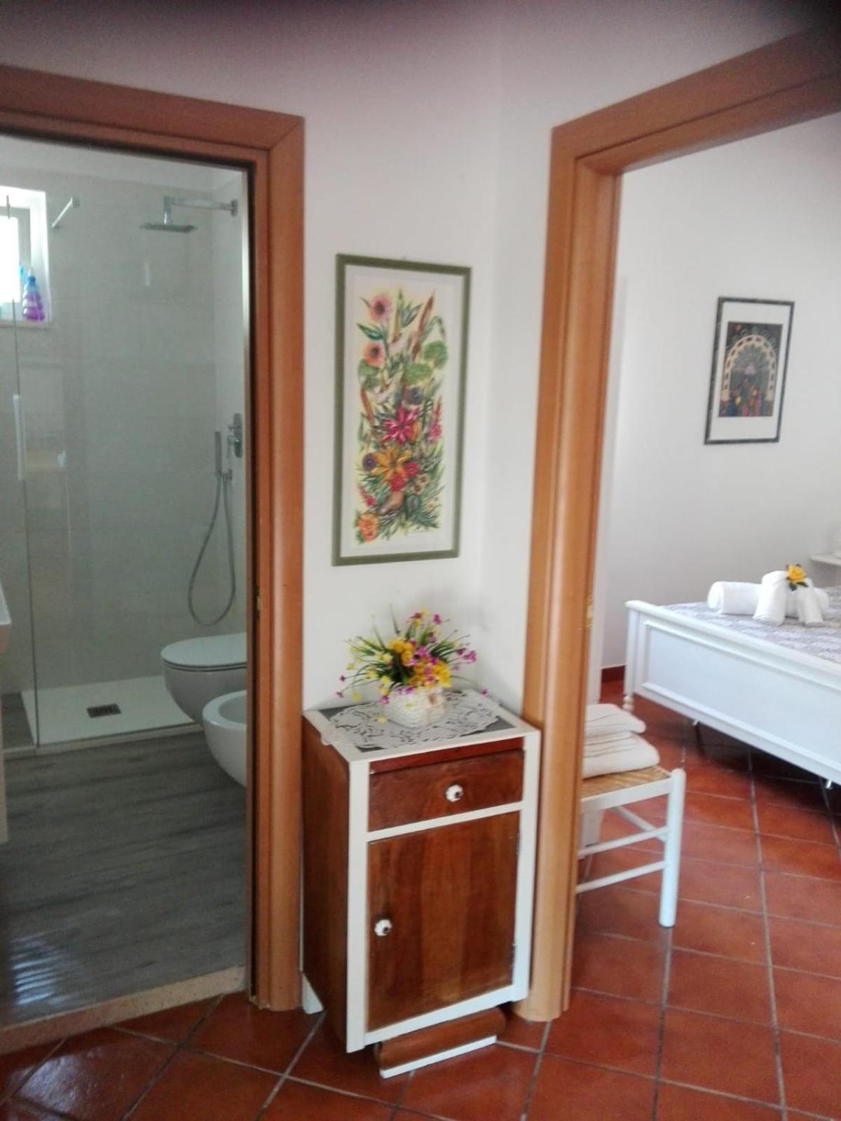 One-Bedroom House - Photo 9