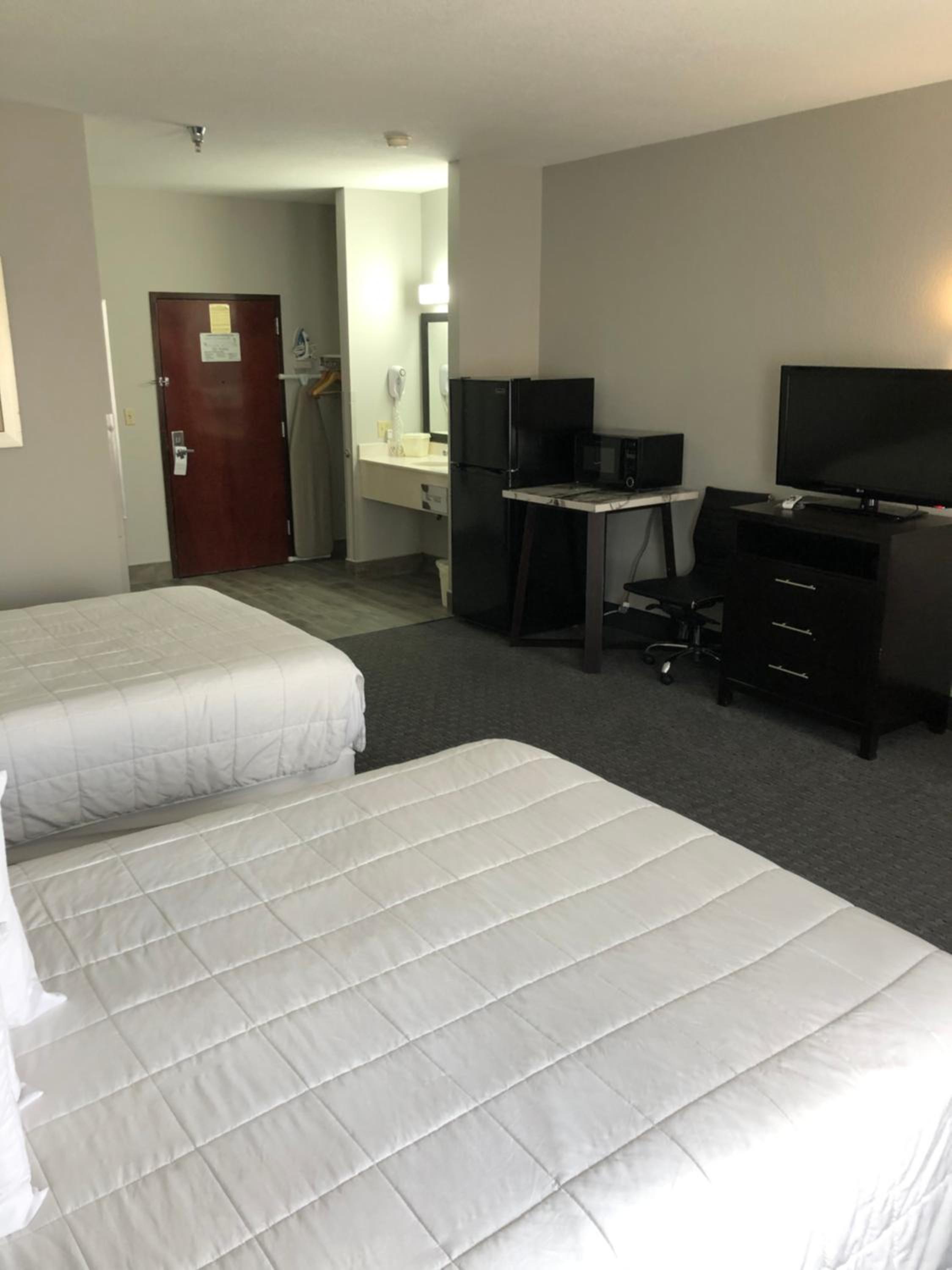 Queen Suite - Photo 5