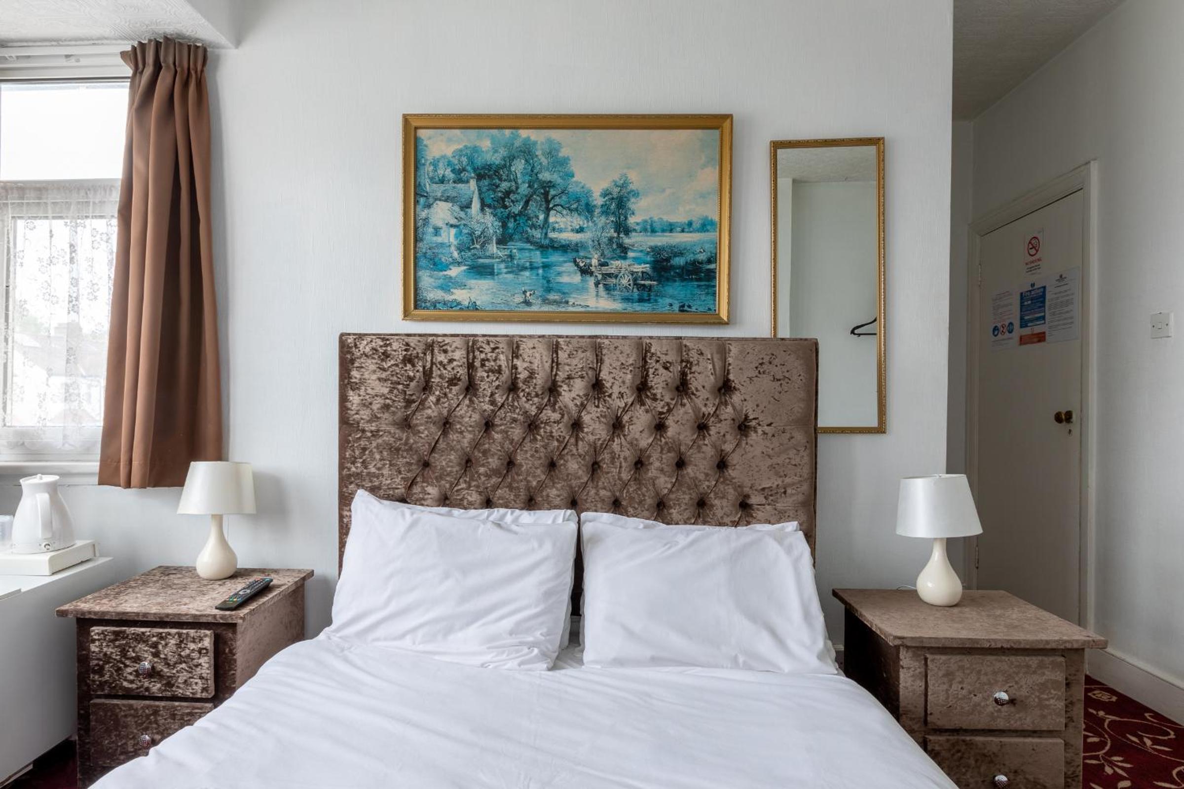 Double Room With Private Bathroom photo 2