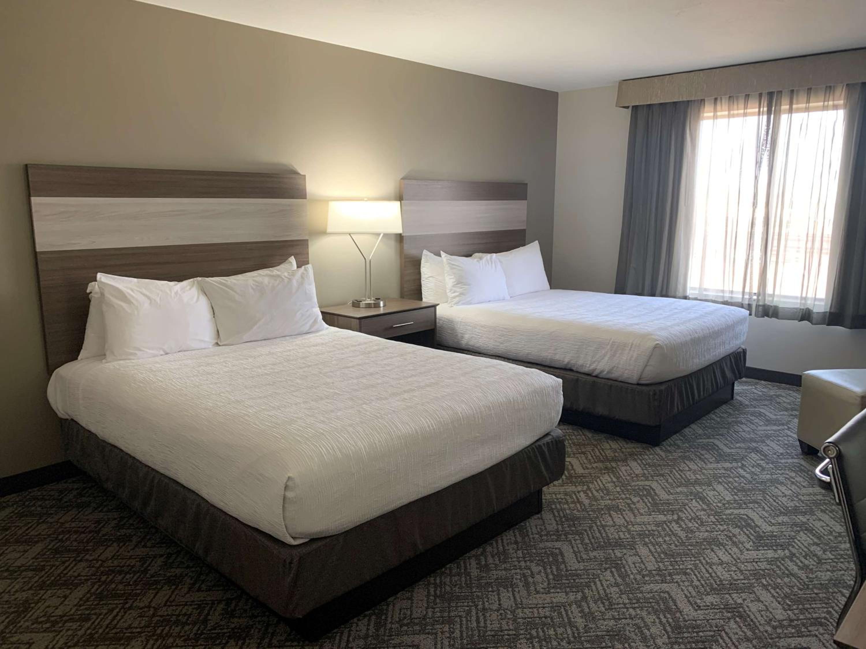 Queen Rooms with Two Queen Beds - Non-Smoking