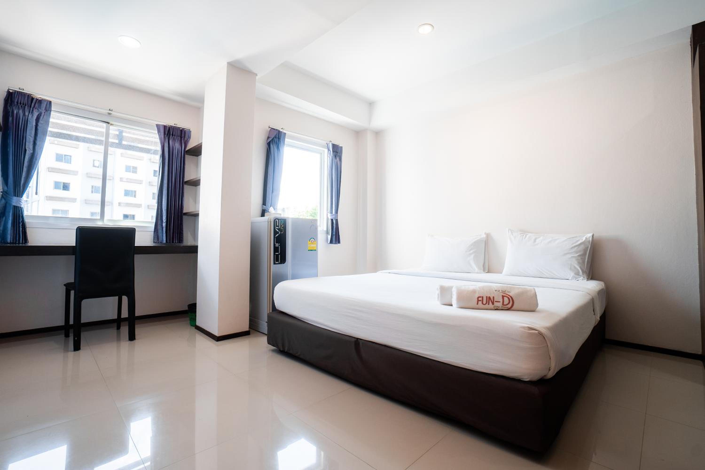 King Room with Two King Beds photo 3