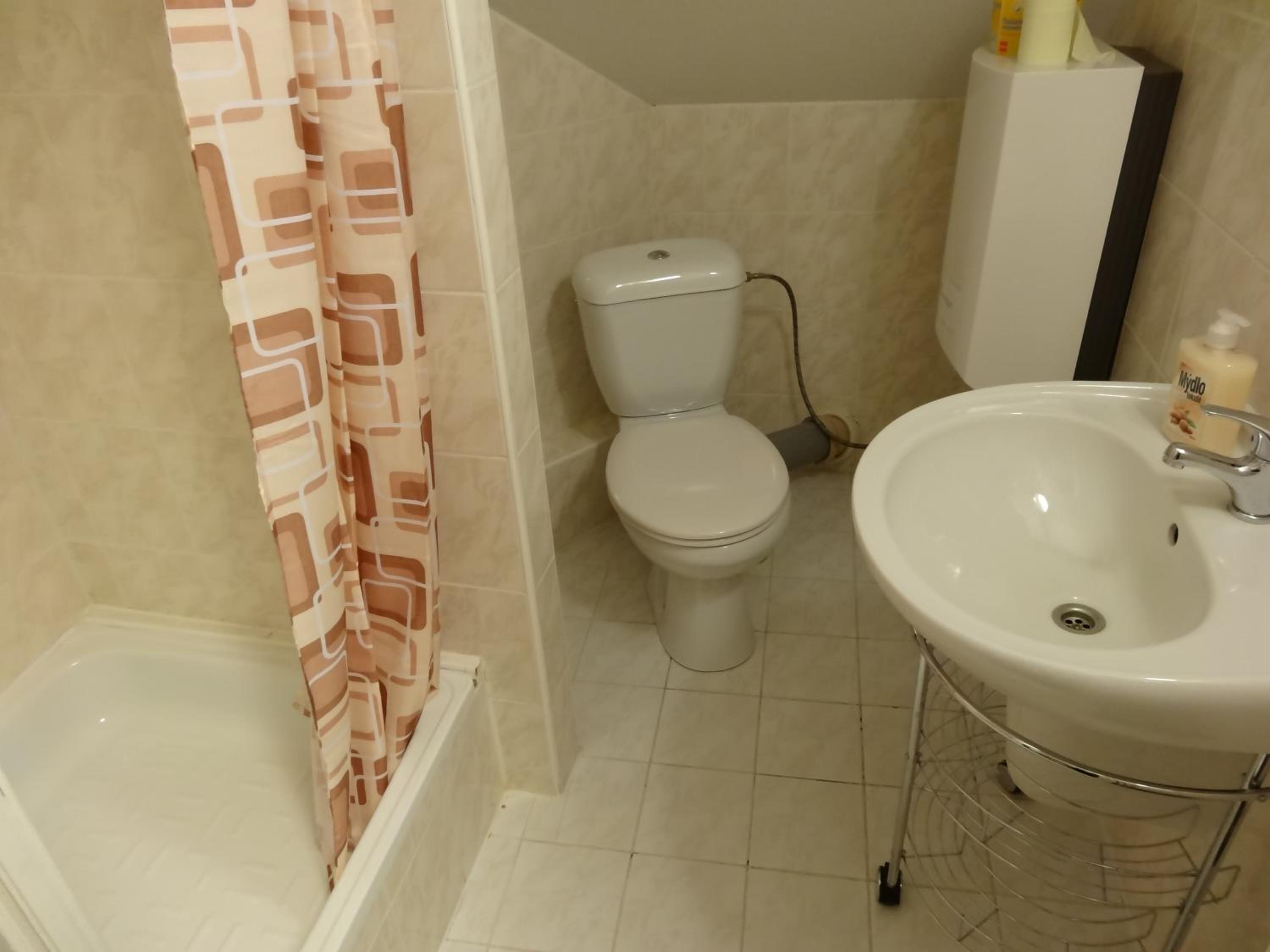 Quadruple Room - Photo 5