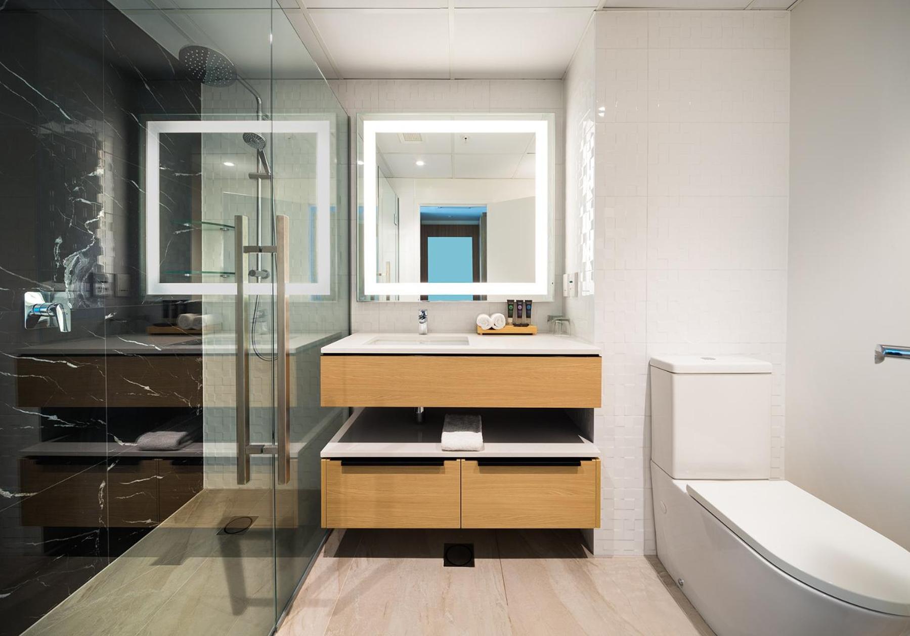 Superior King Room - Photo 4