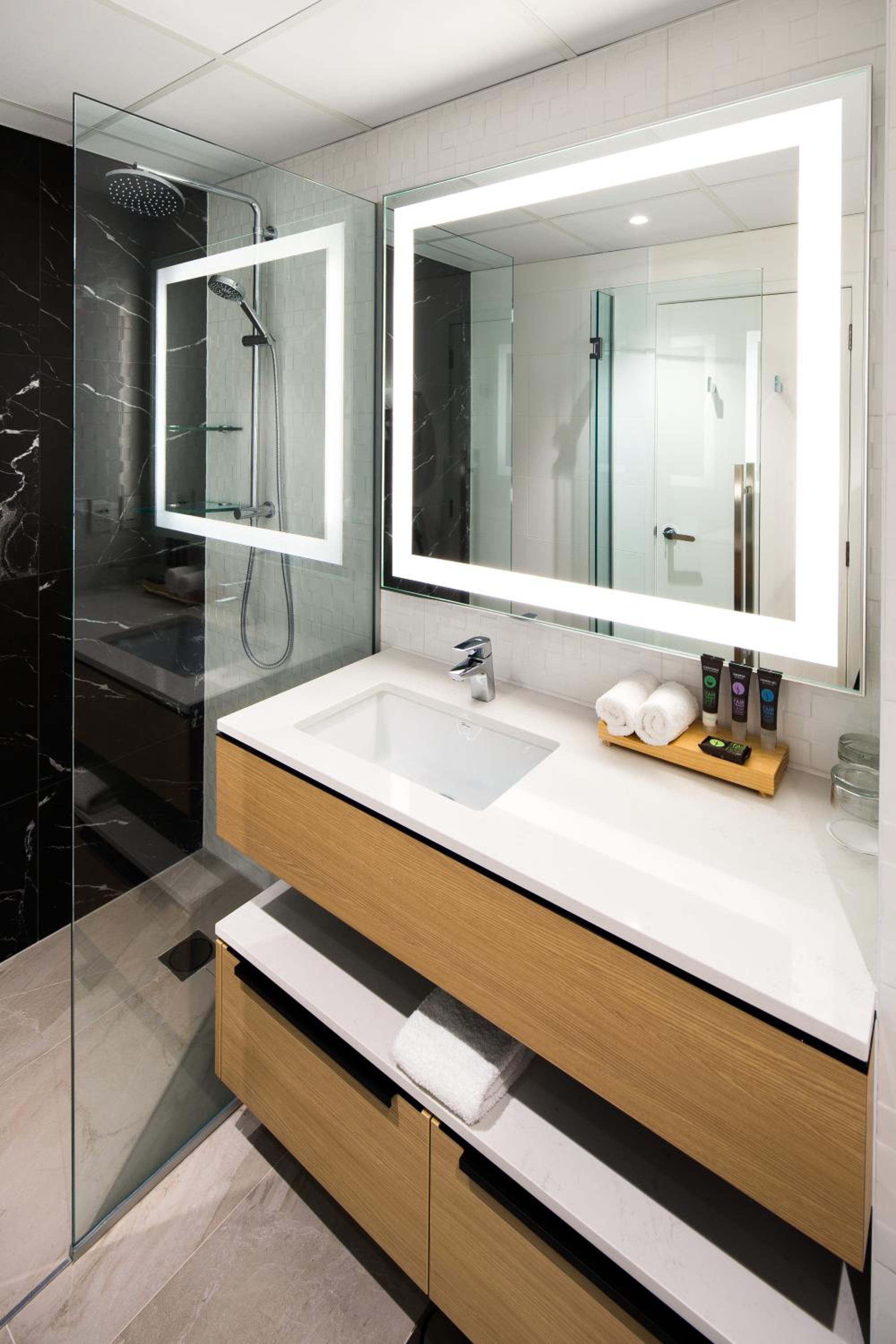 Superior Room with Two Double Beds - Photo 5