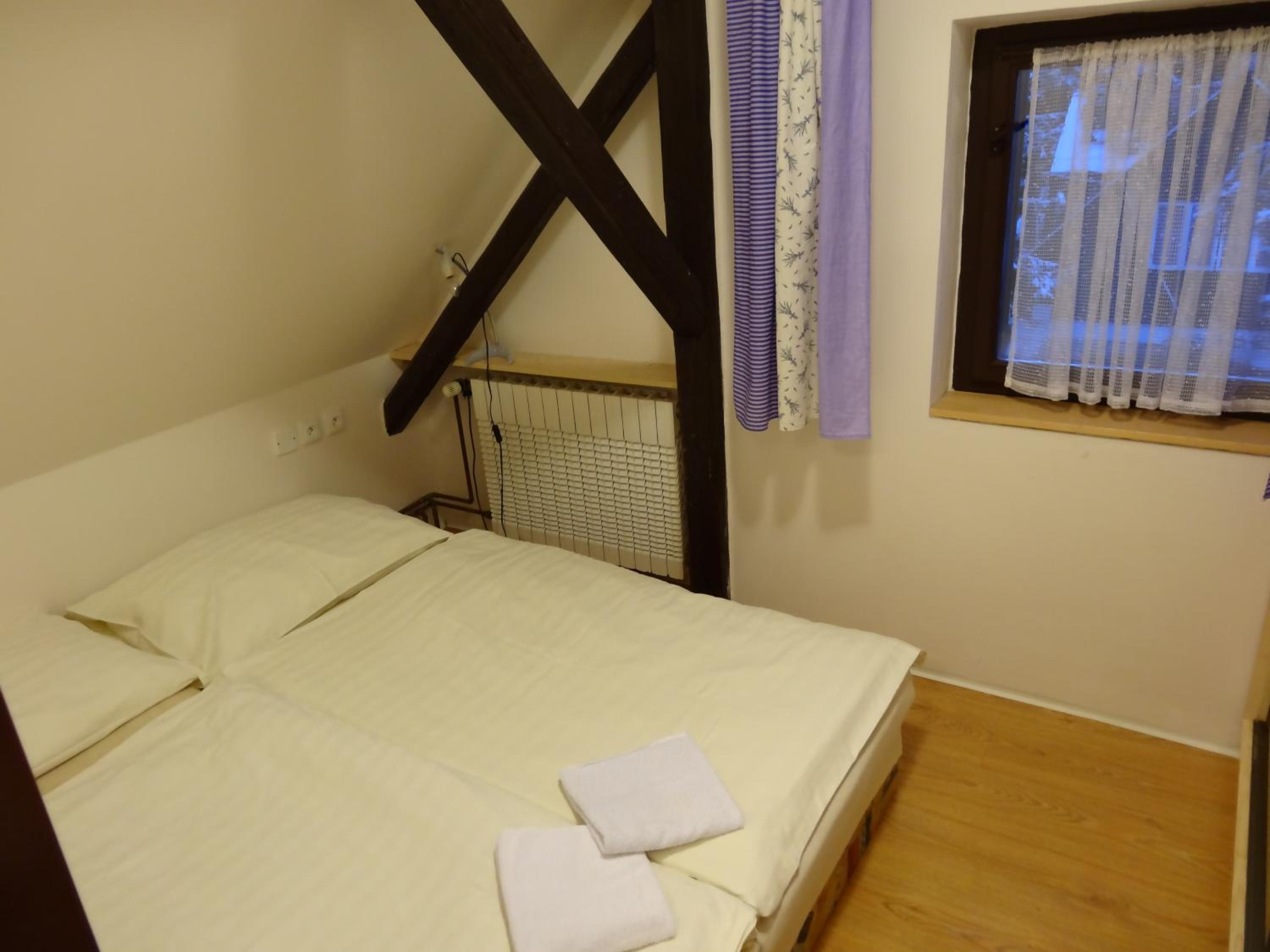Three-Bedroom Apartment (6 Adults) - Photo 5