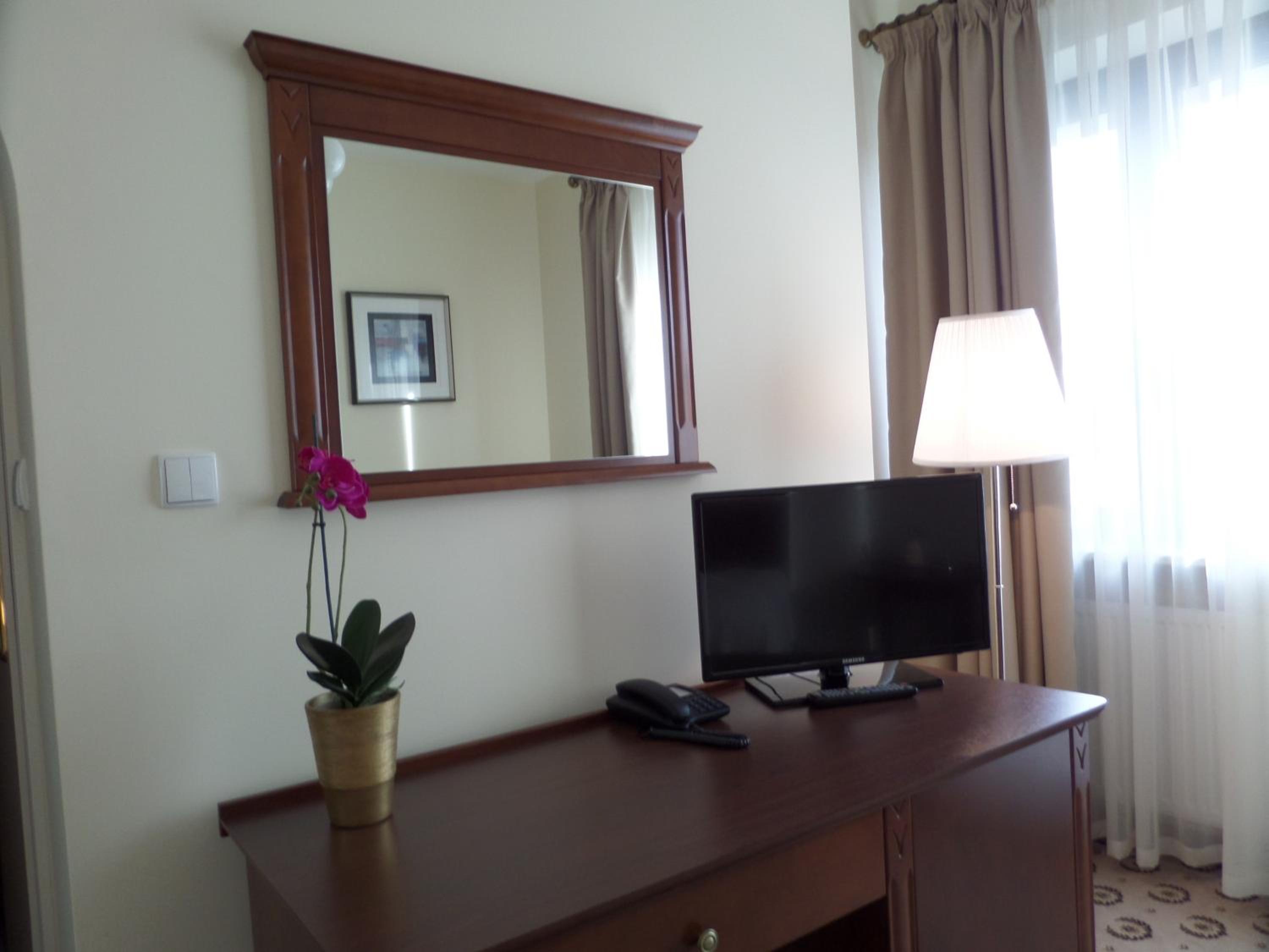 Double or Twin Room - Photo 3