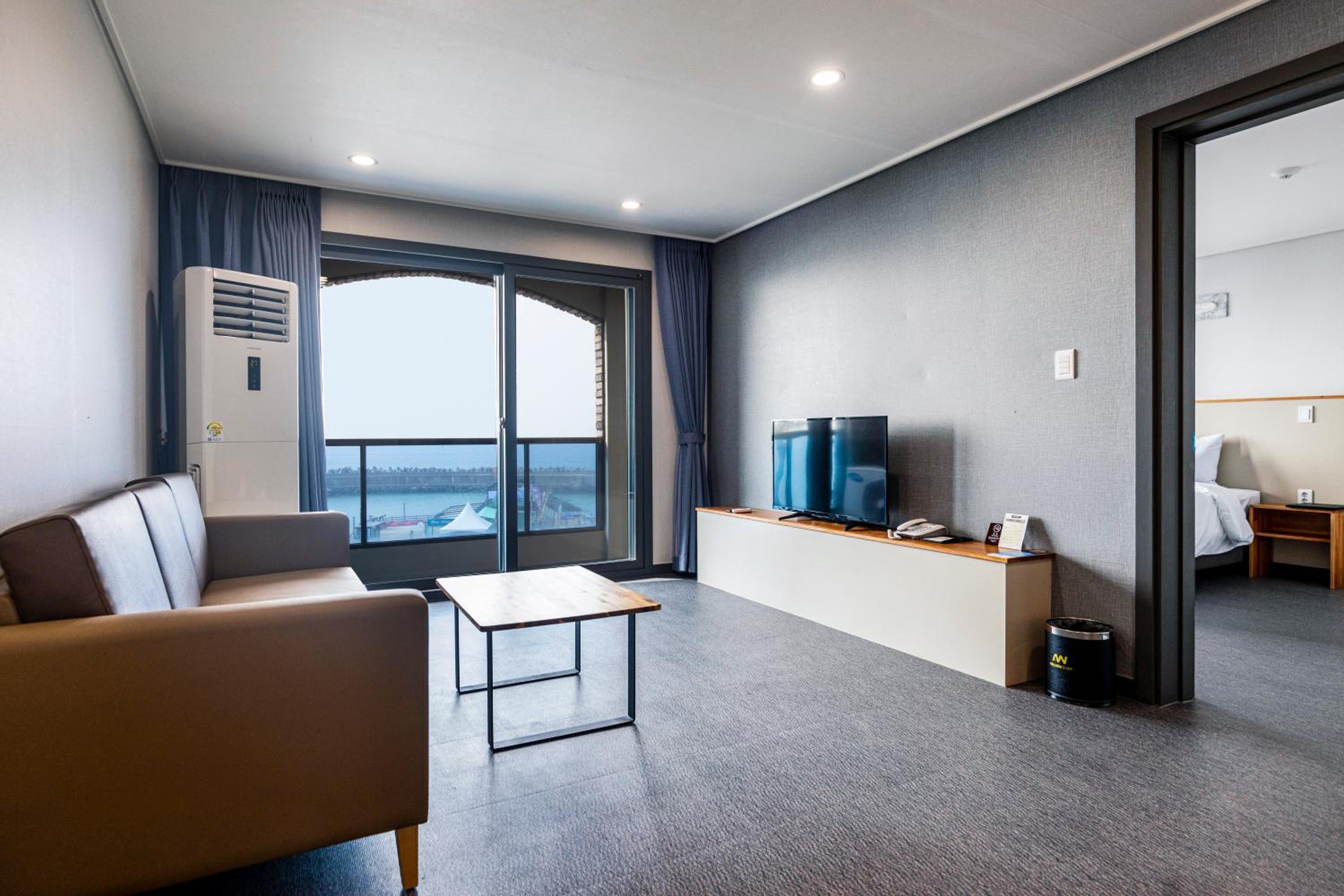 Aewol Building - Ocean View Family Room photo 1