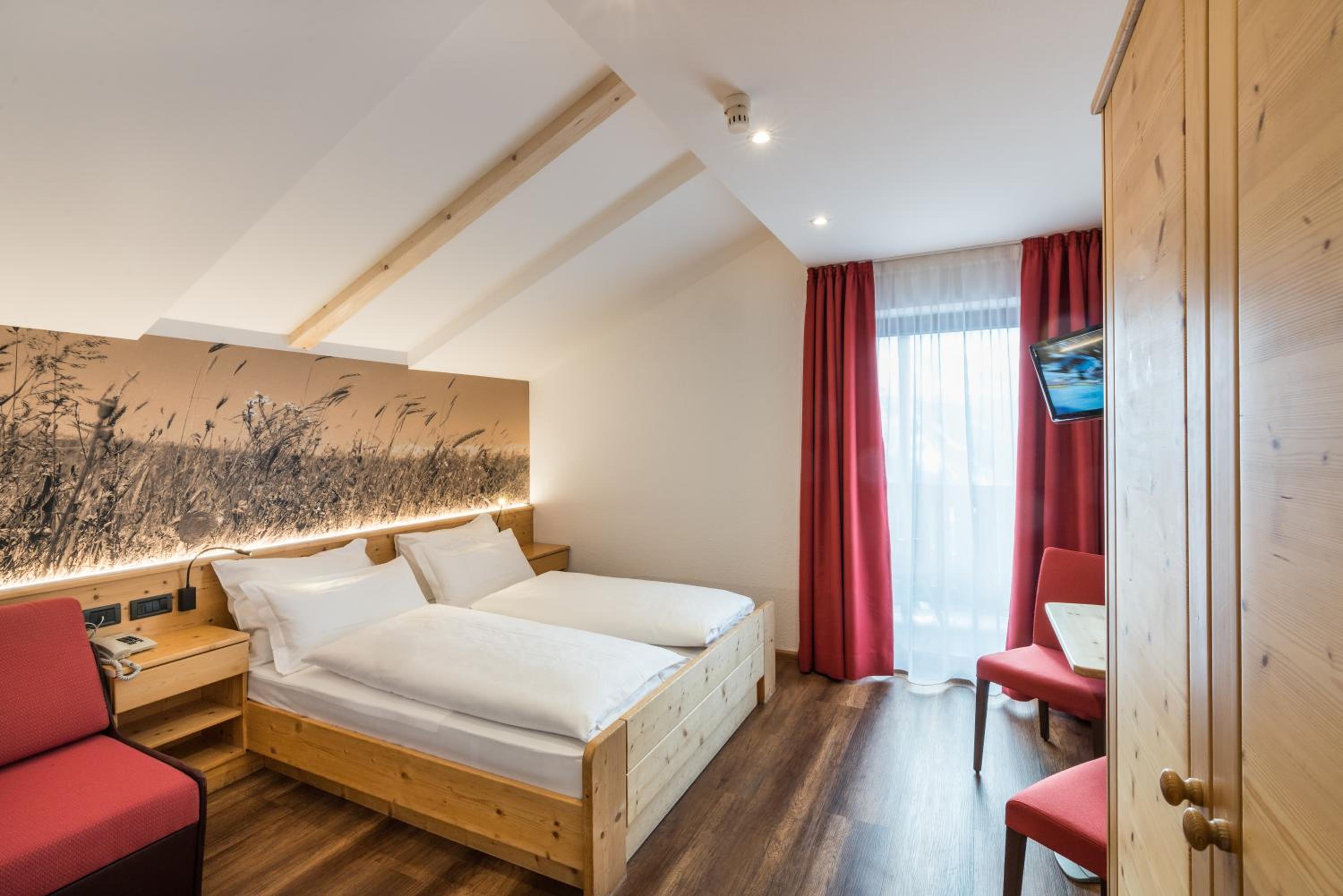 Deluxe Double Room - Photo 3