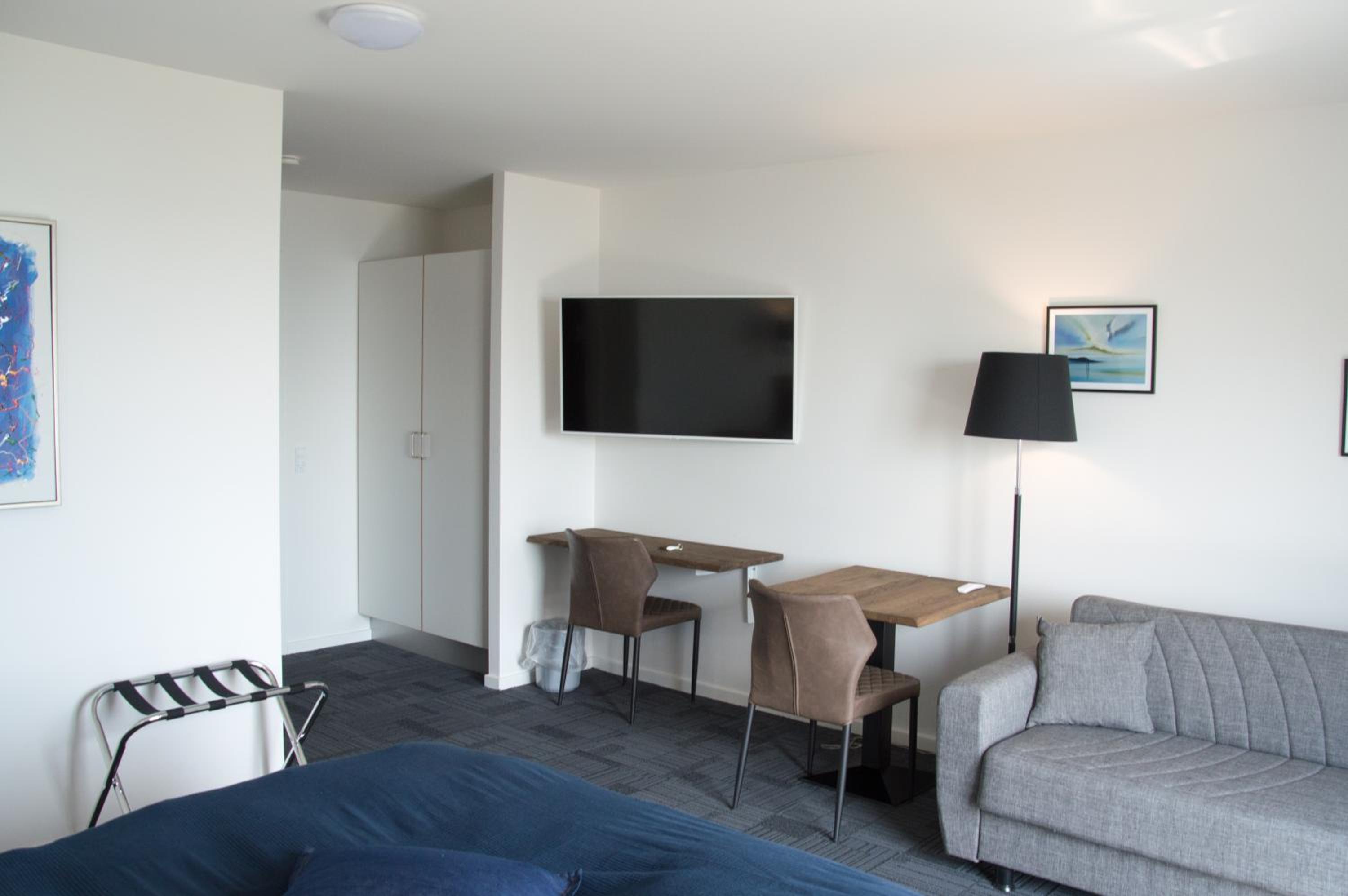 Family Room with Sea View - Photo 10