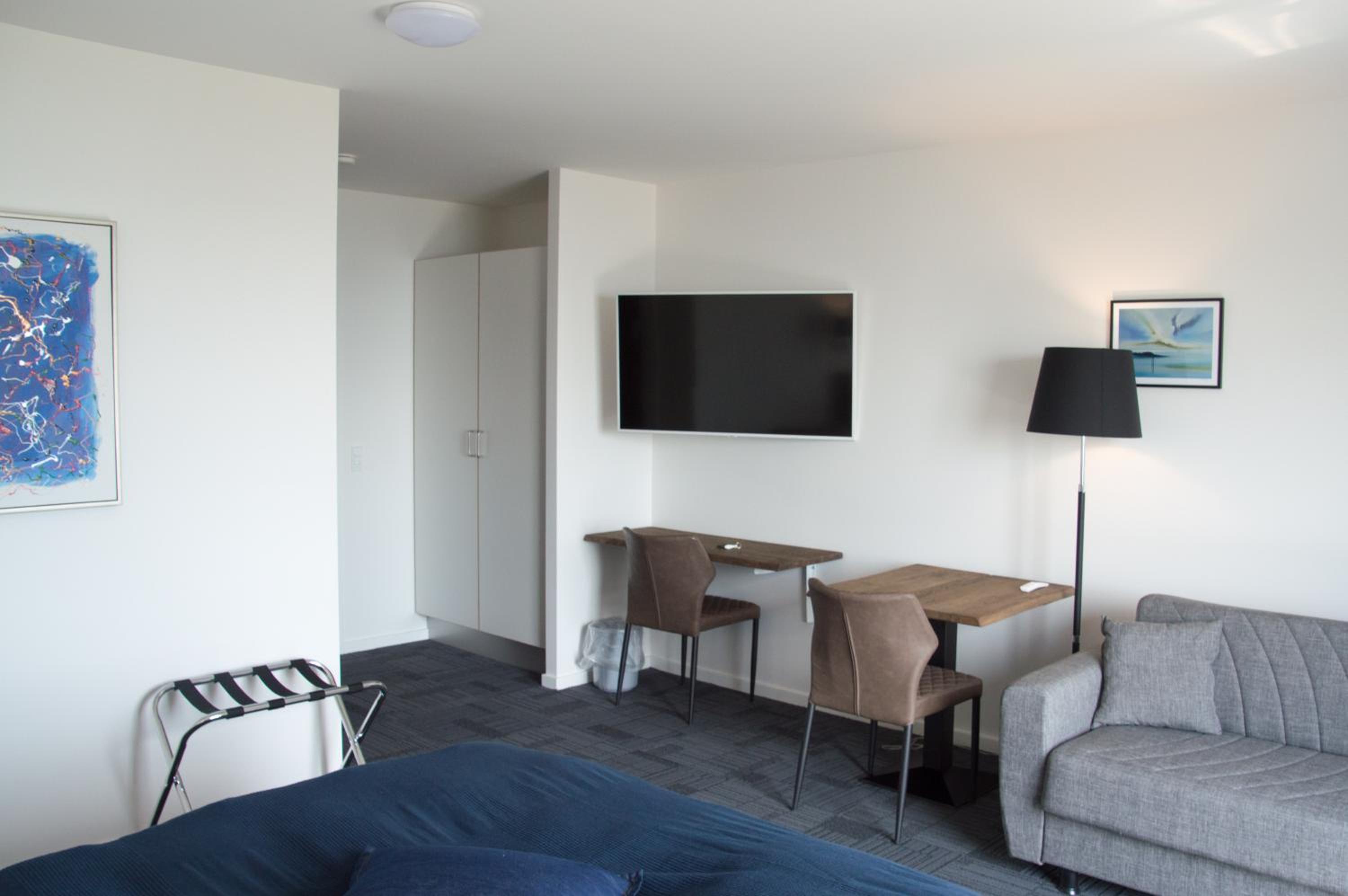 Family Room with Sea View - Photo 11