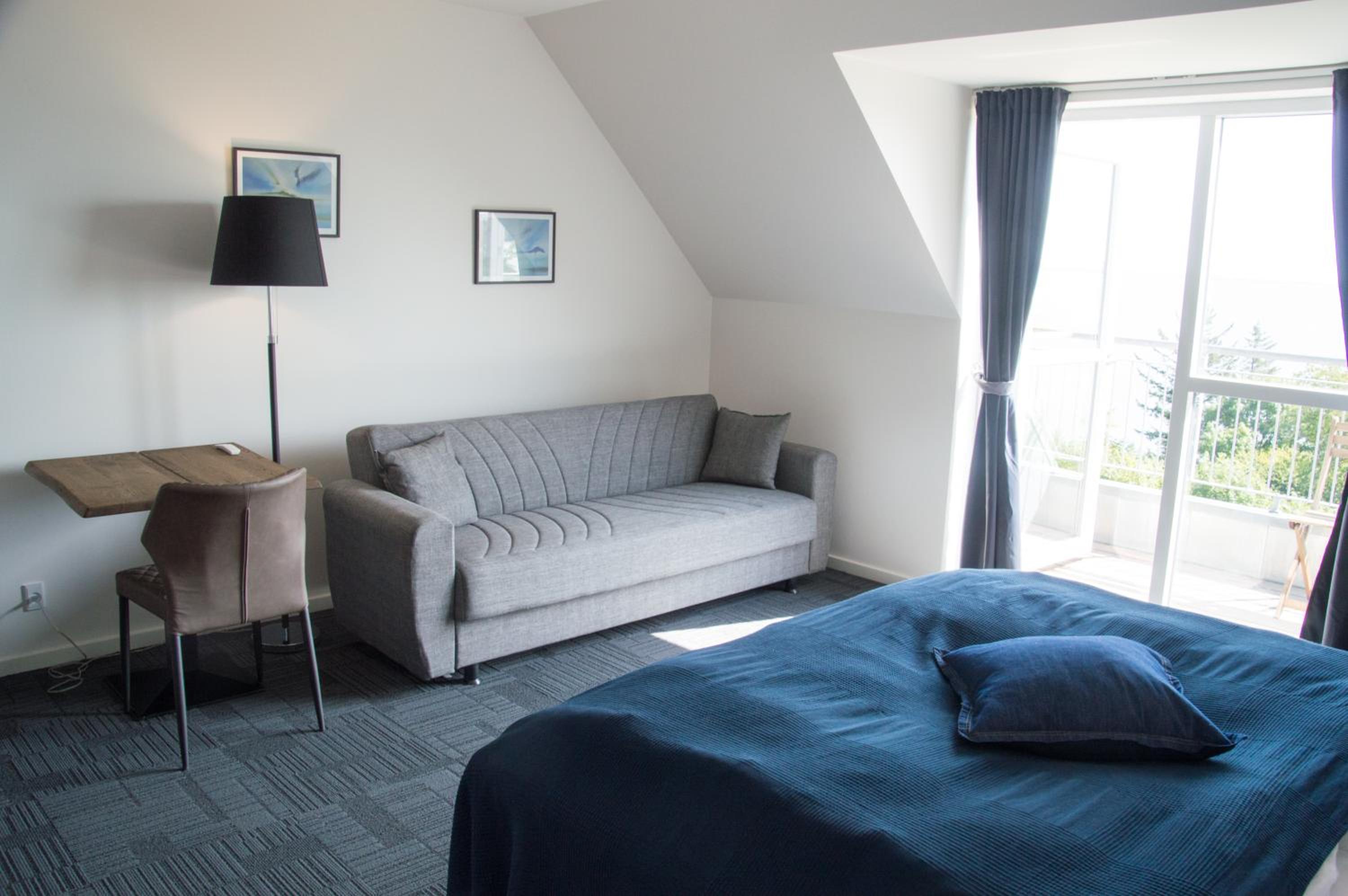 Family Room with Sea View - Photo 12