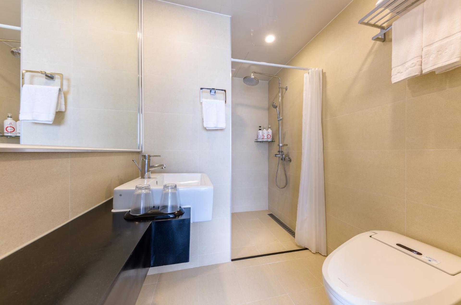 Standard Double Room - Photo 4