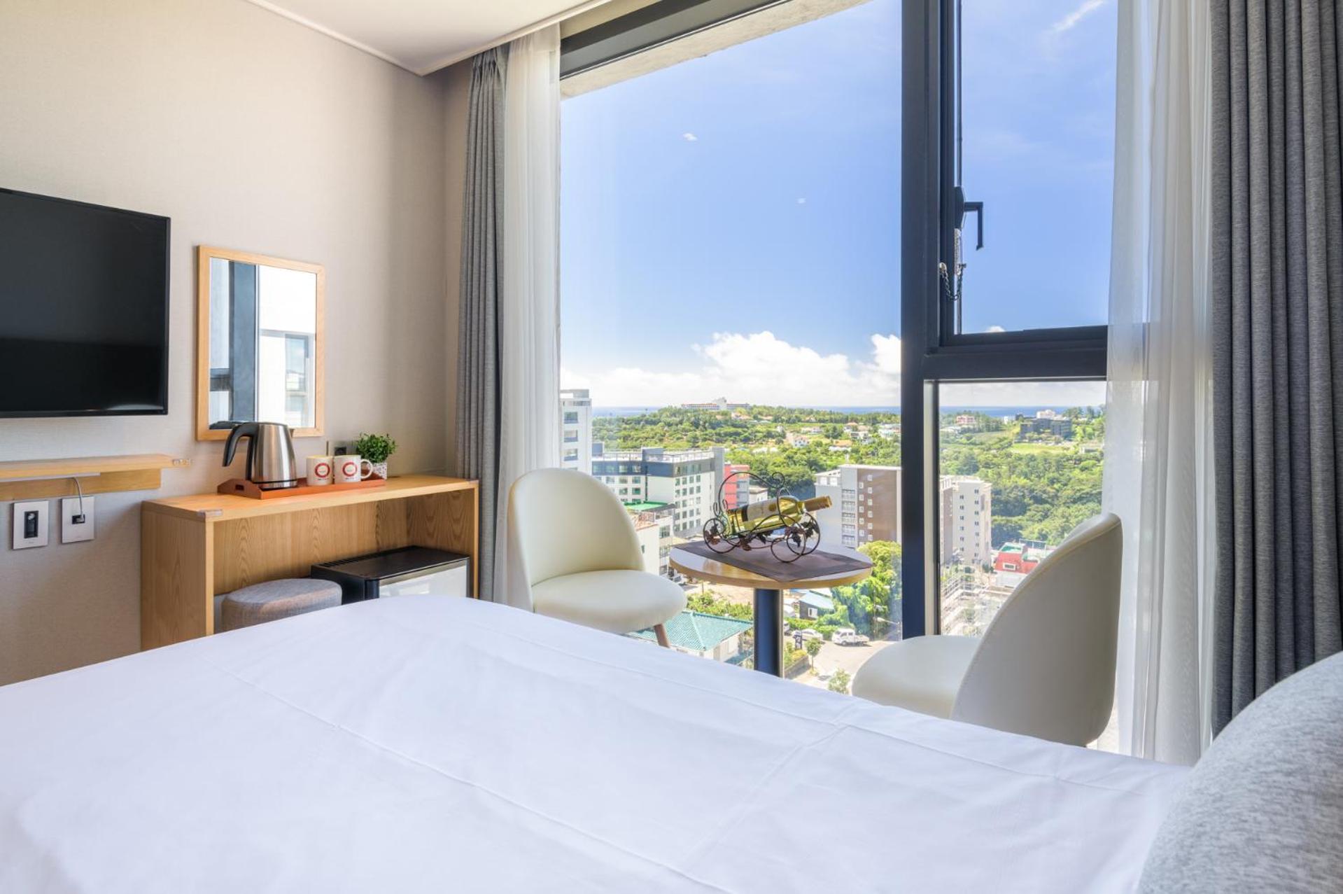 Standard Twin Room - Photo 3
