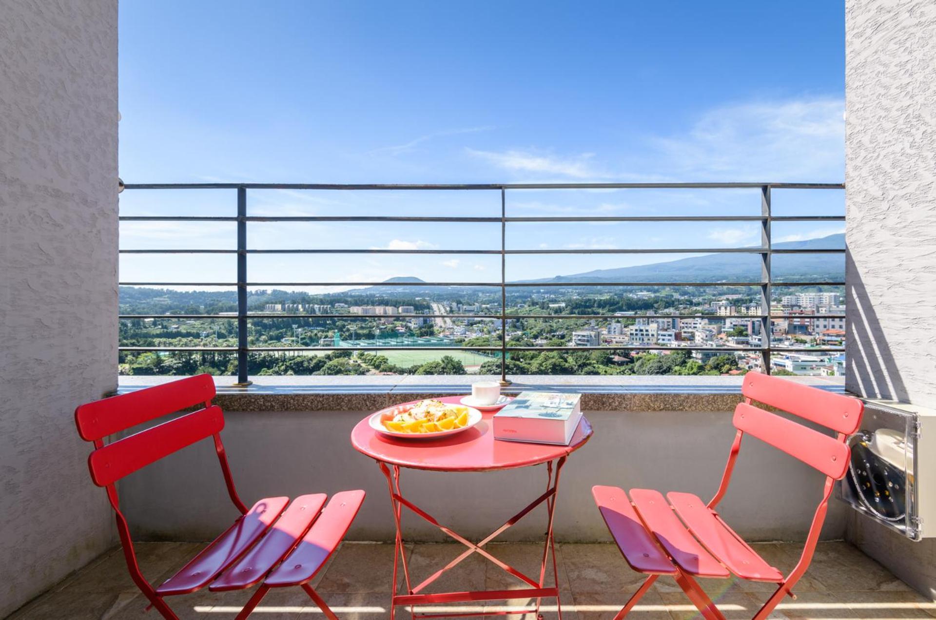 Deluxe Double Room with Halla Mountain View with Terrace - Photo 9
