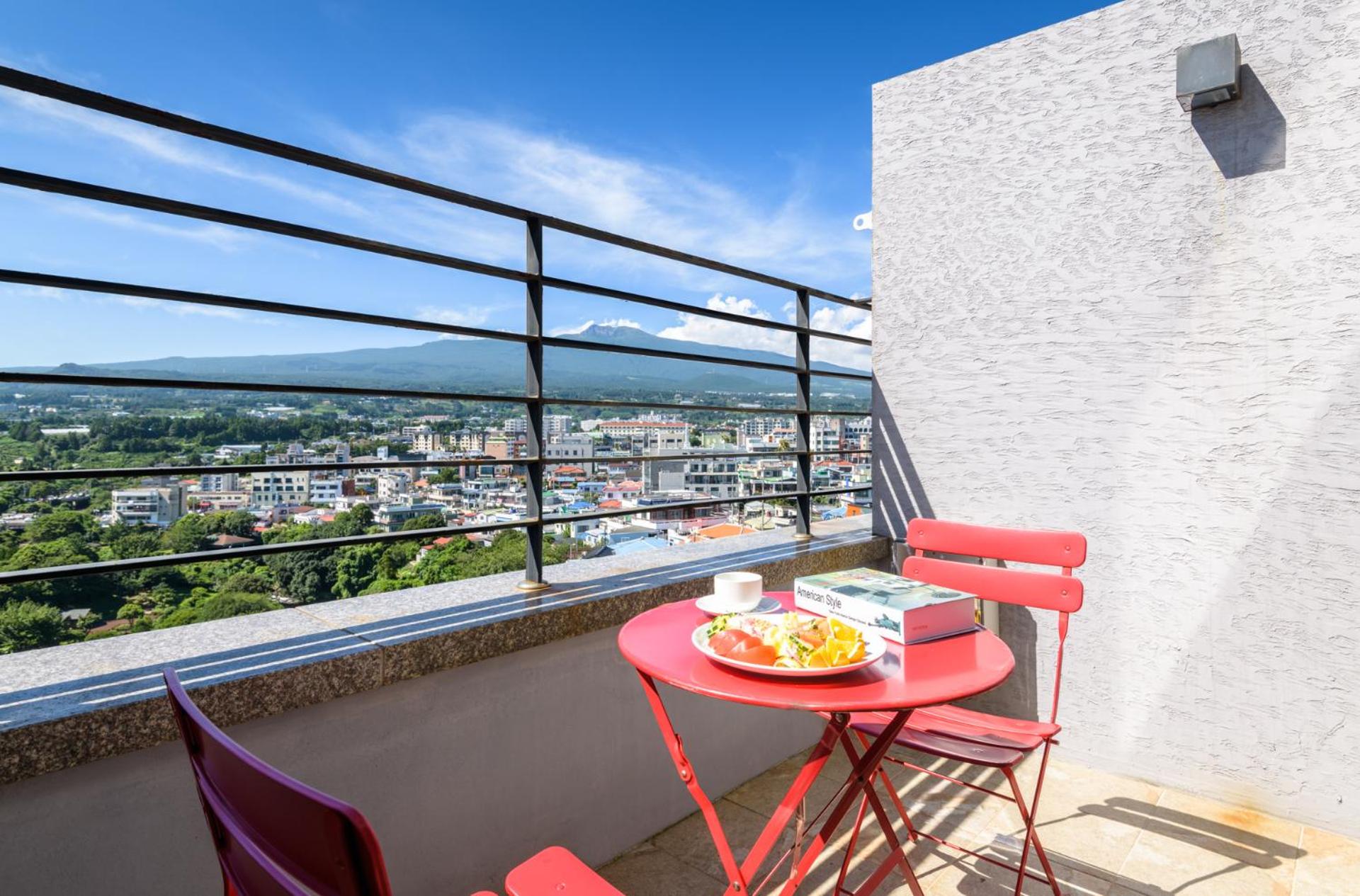 Deluxe Double Room with Halla Mountain View with Terrace - Photo 7