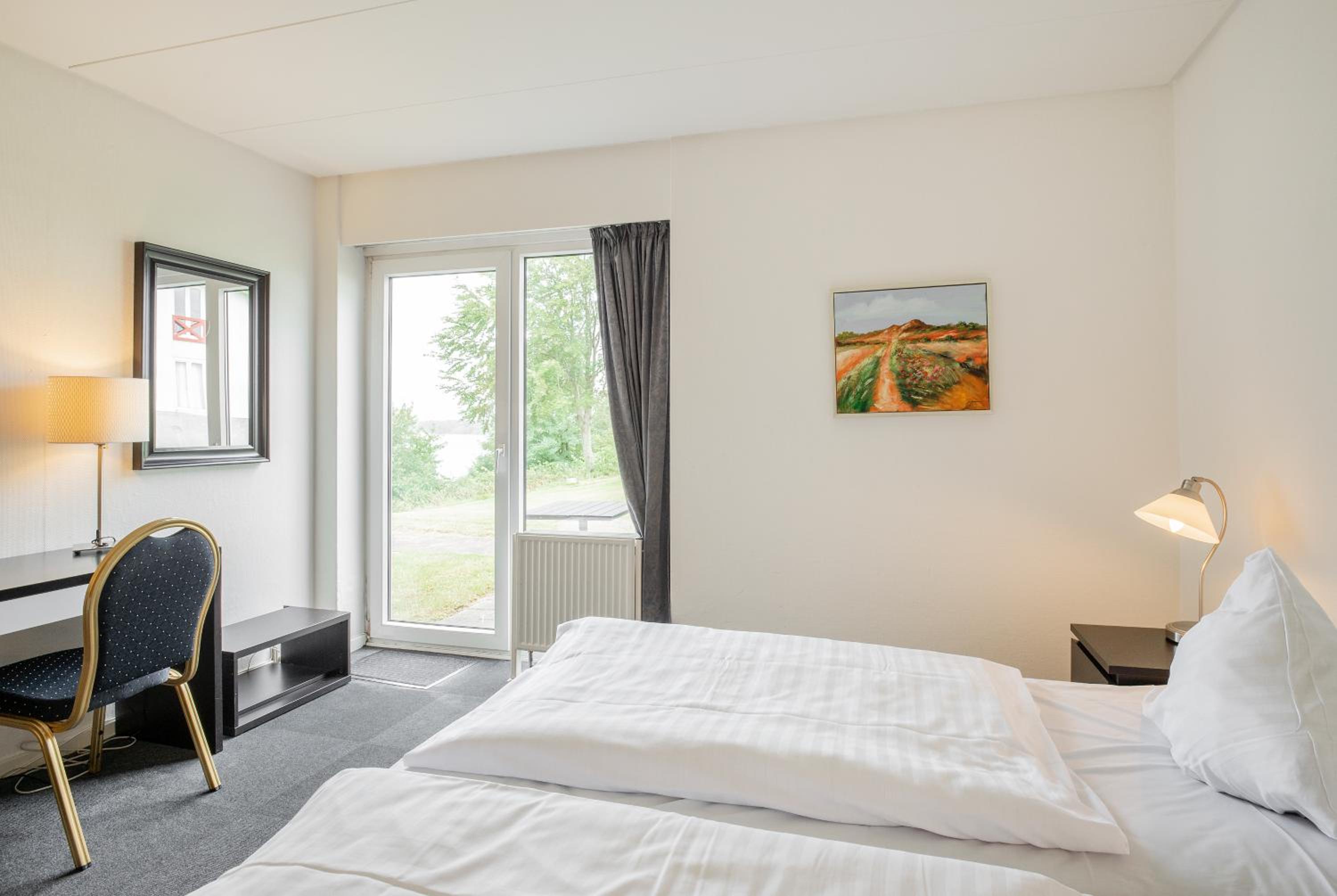 Double or Twin Room - Photo 10