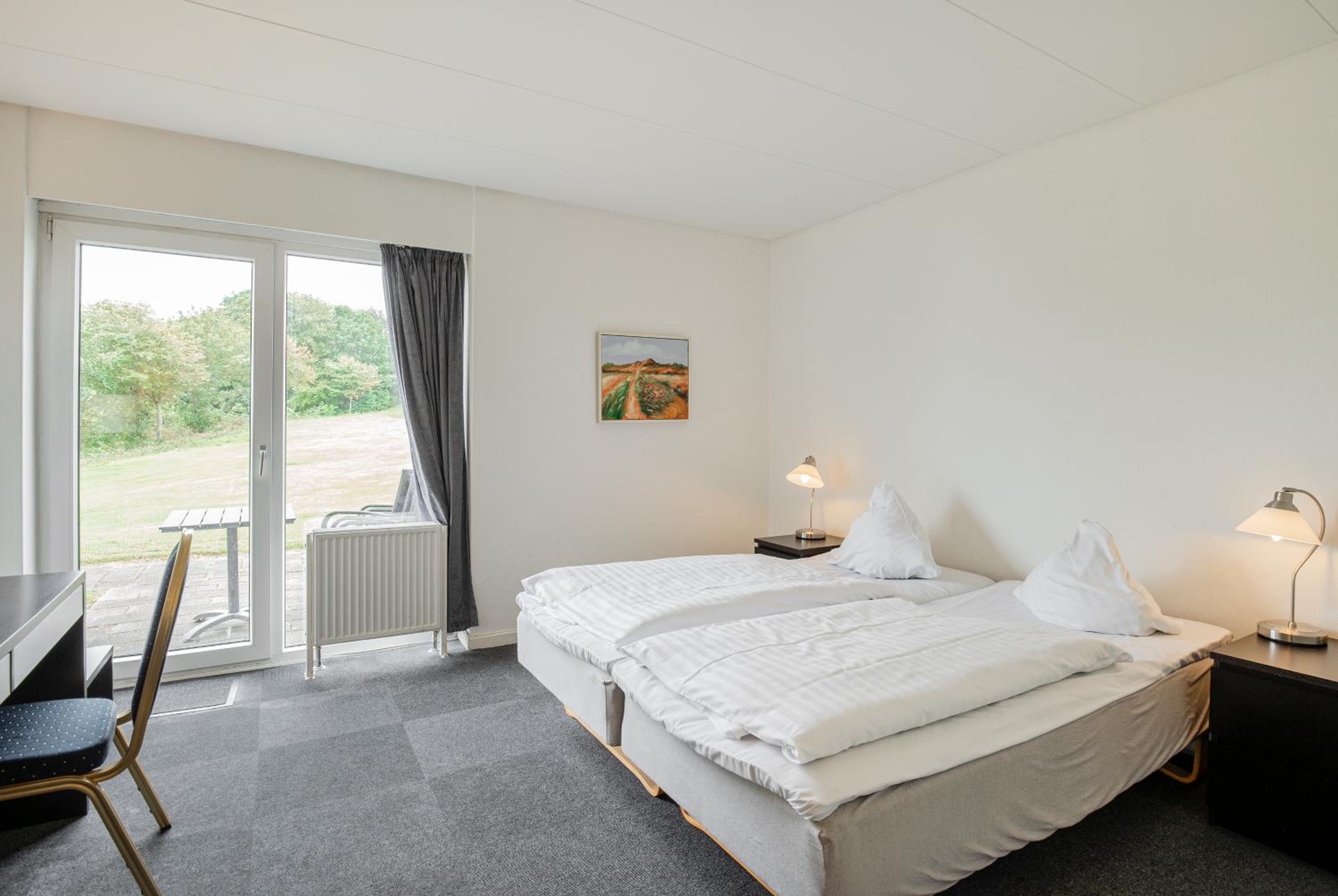 Double or Twin Room - Photo 8