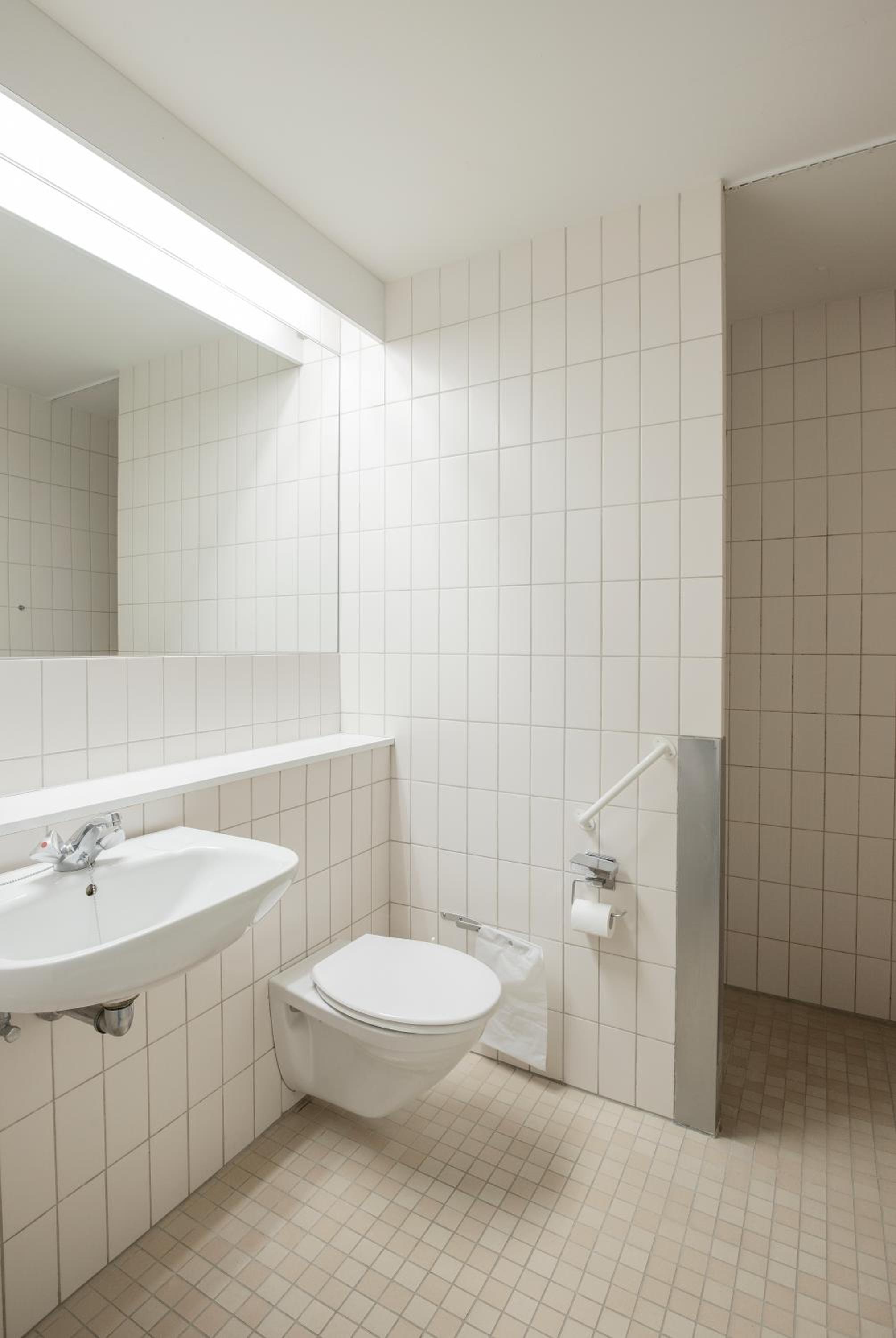 Double or Twin Room - Photo 7
