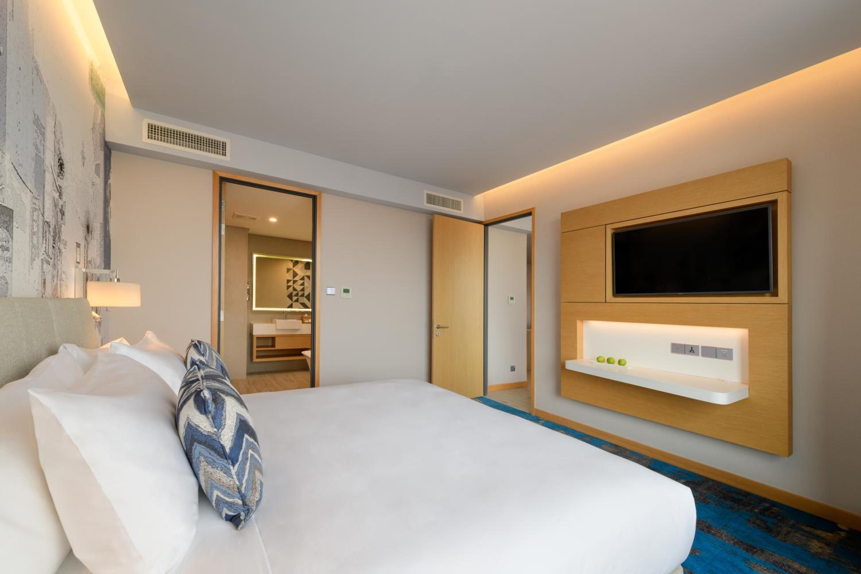 Two Bedroom Suite - Photo 2
