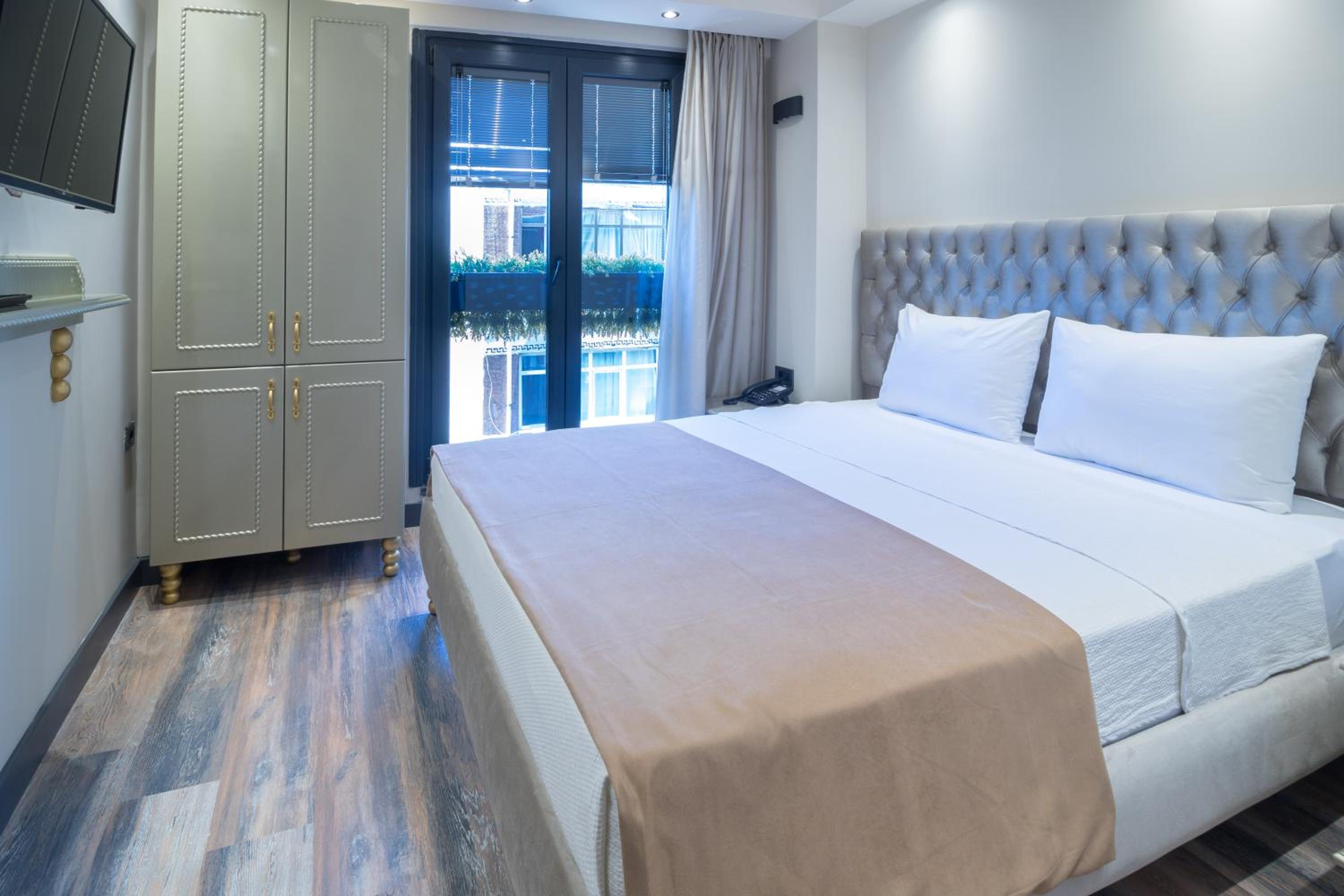 Double or Twin Room photo 2