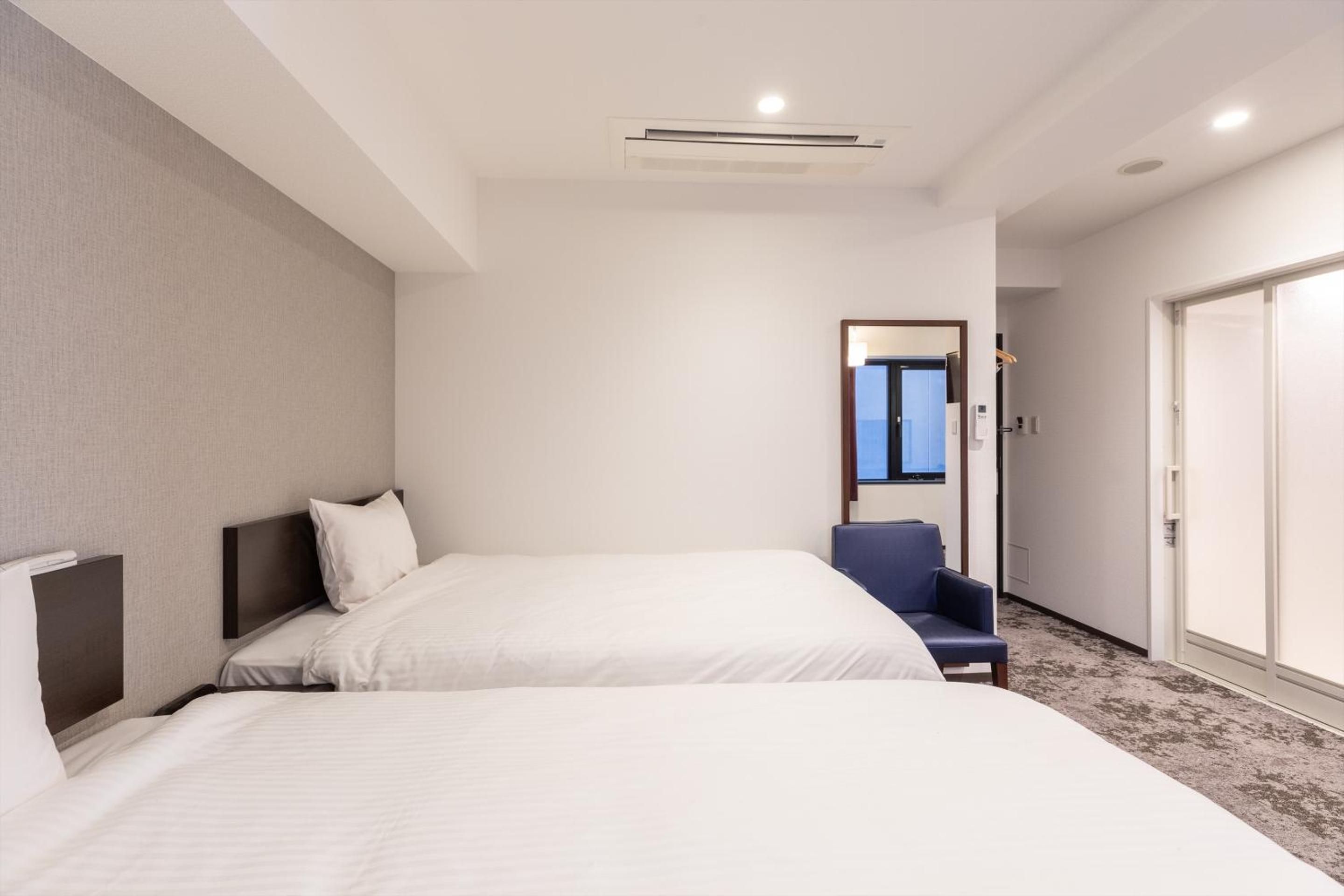 Twin Room - Disability Access photo 2