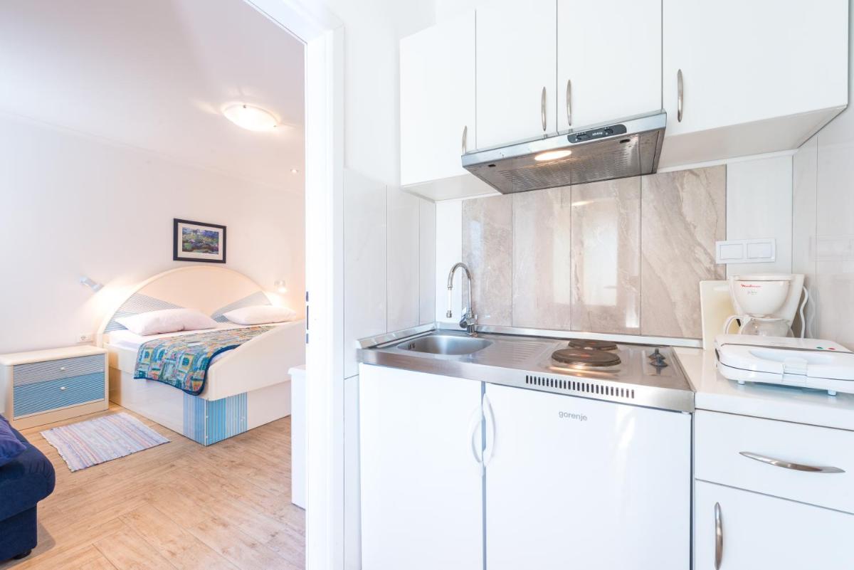 Apartment with Terrace photo 3